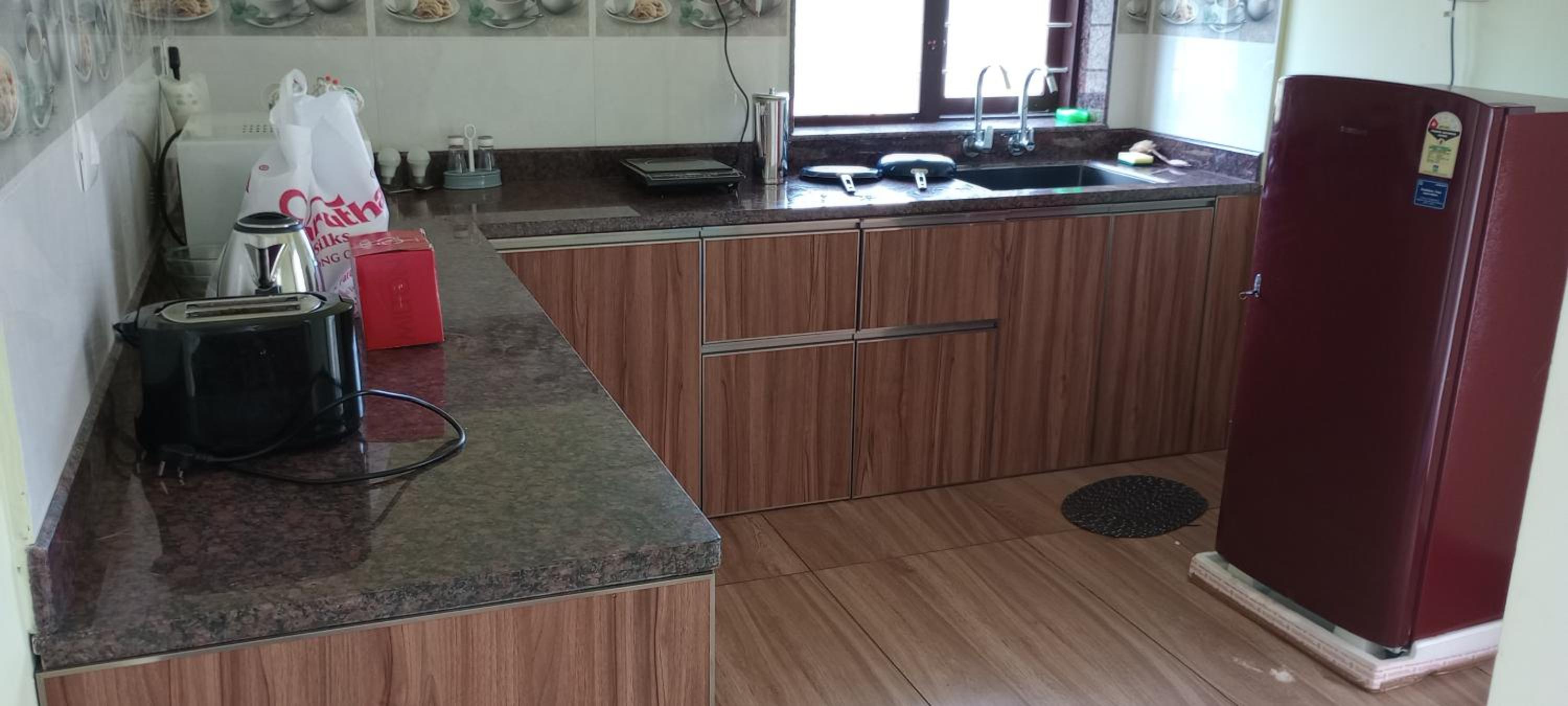Front Family Homestay ( Puthenpurakkal- Jameela Manzil). view 5