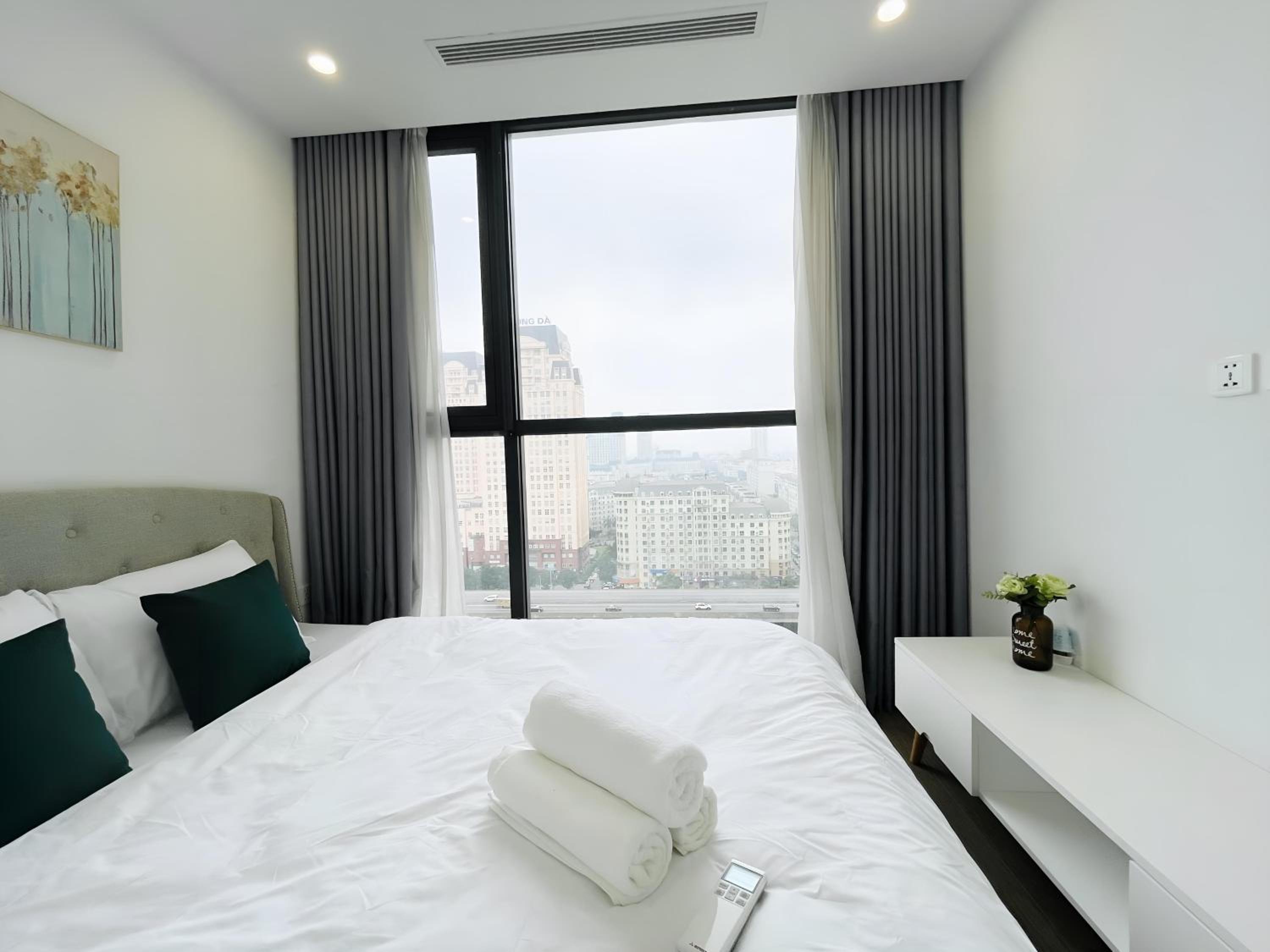 2BR Vinhomes Skylake Pham Hung Near Keangnam