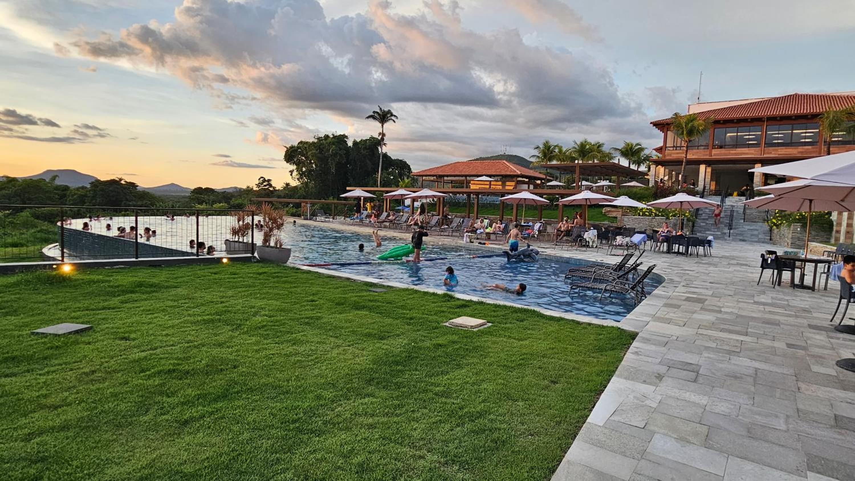 Resort QSB - Um novo padrão de conforto e lazer no coração da cidade