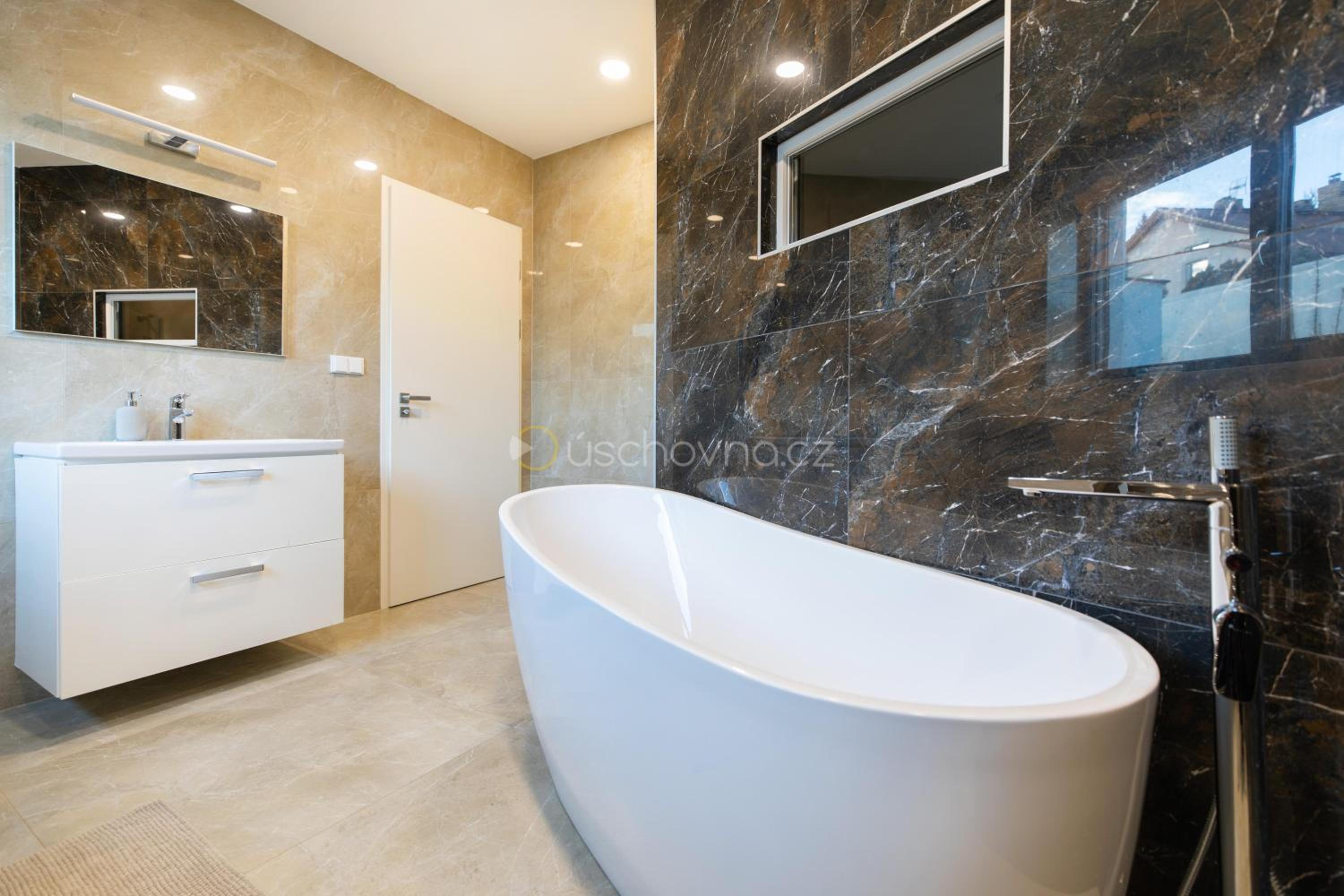 Airport Luxury Apartment & Spa Prague