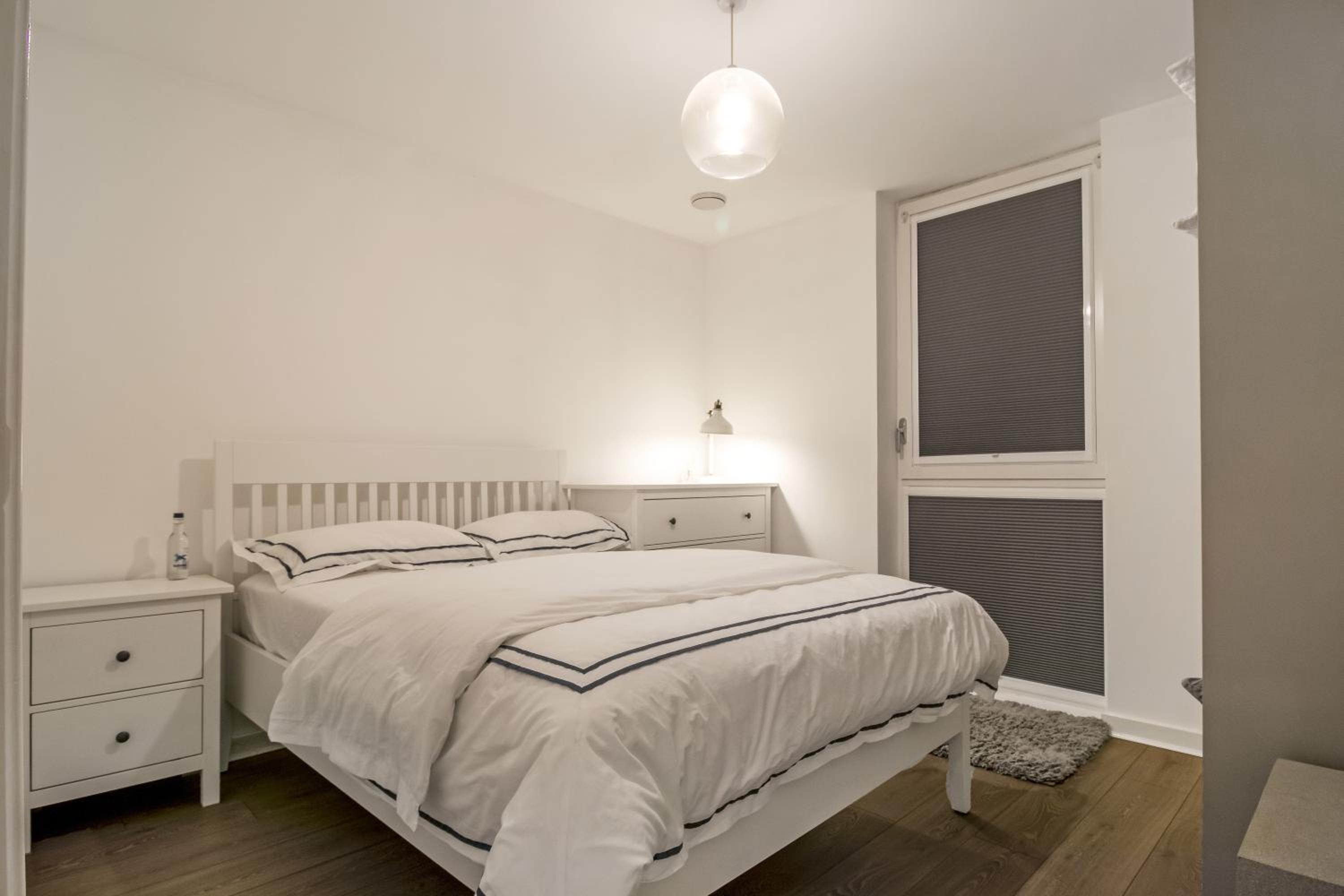 Modern apartment in West London view 5