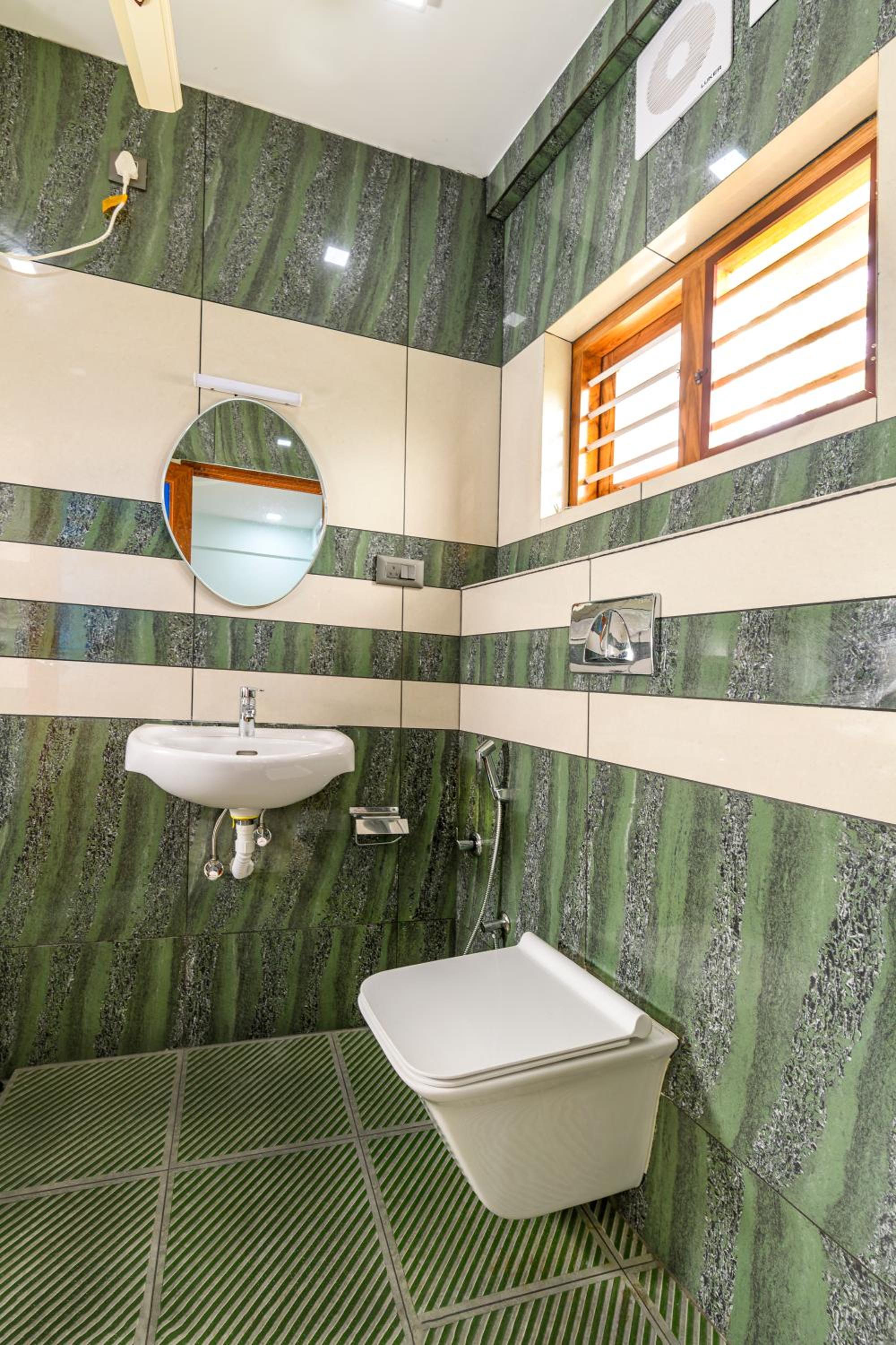 Rams Guest House Meadows Near Lulu Mall & Kims Hospital view 3