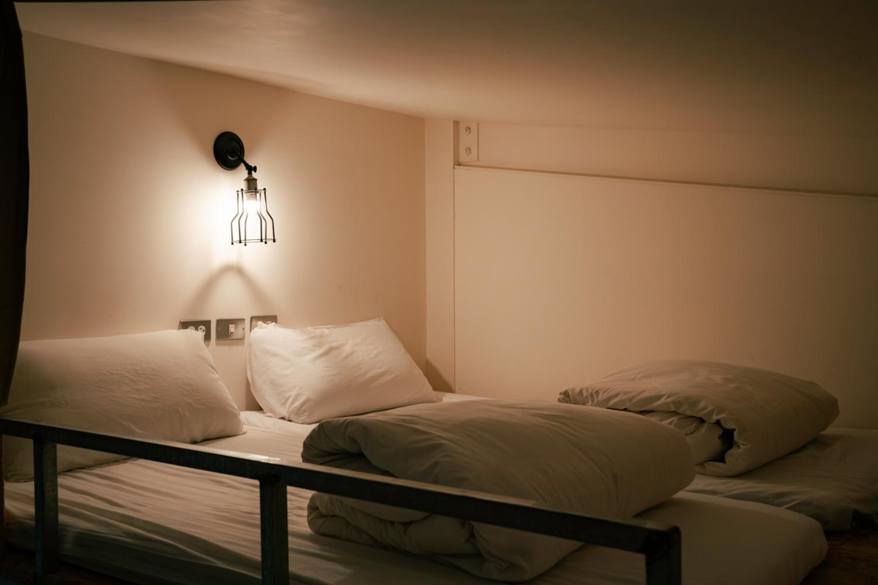365.Hostel