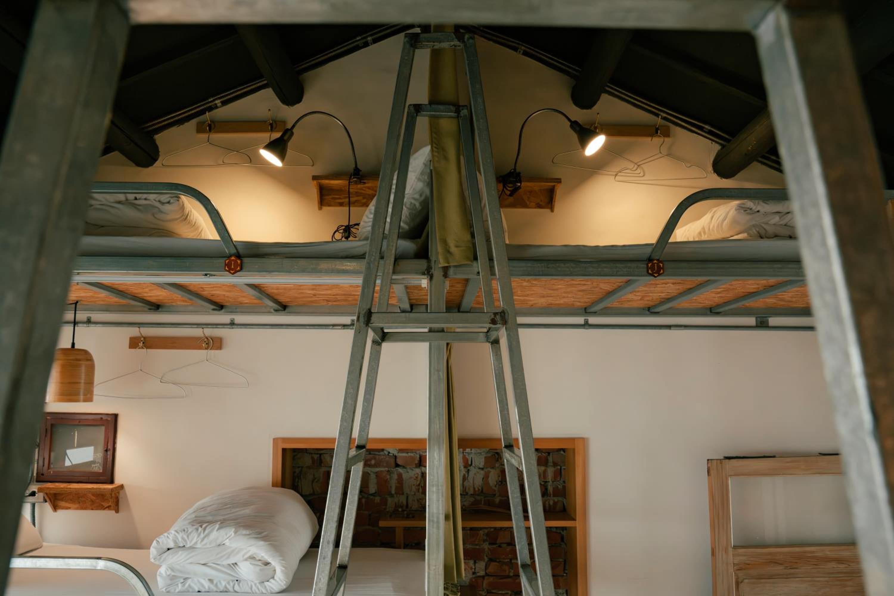 365.Hostel