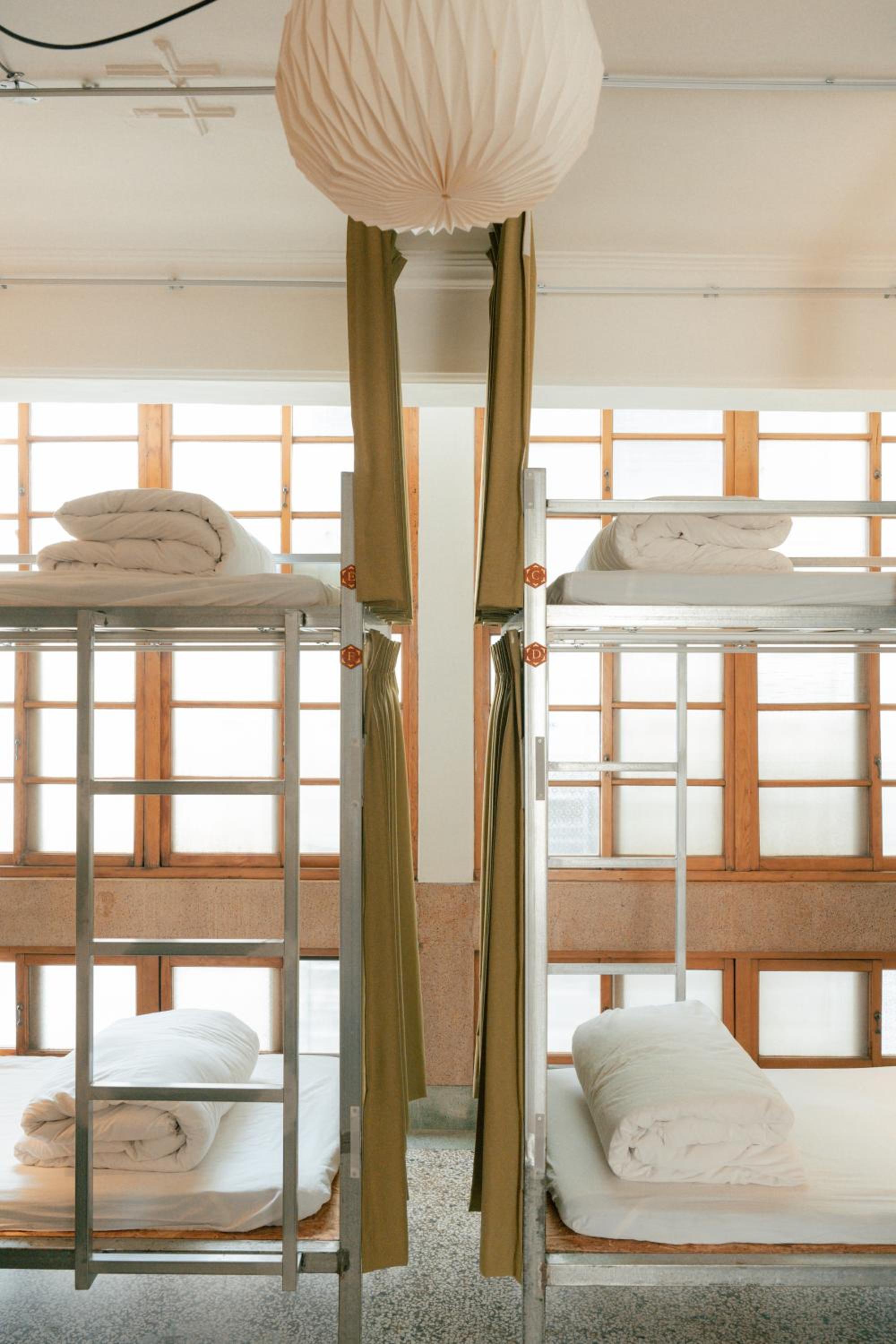 365.Hostel