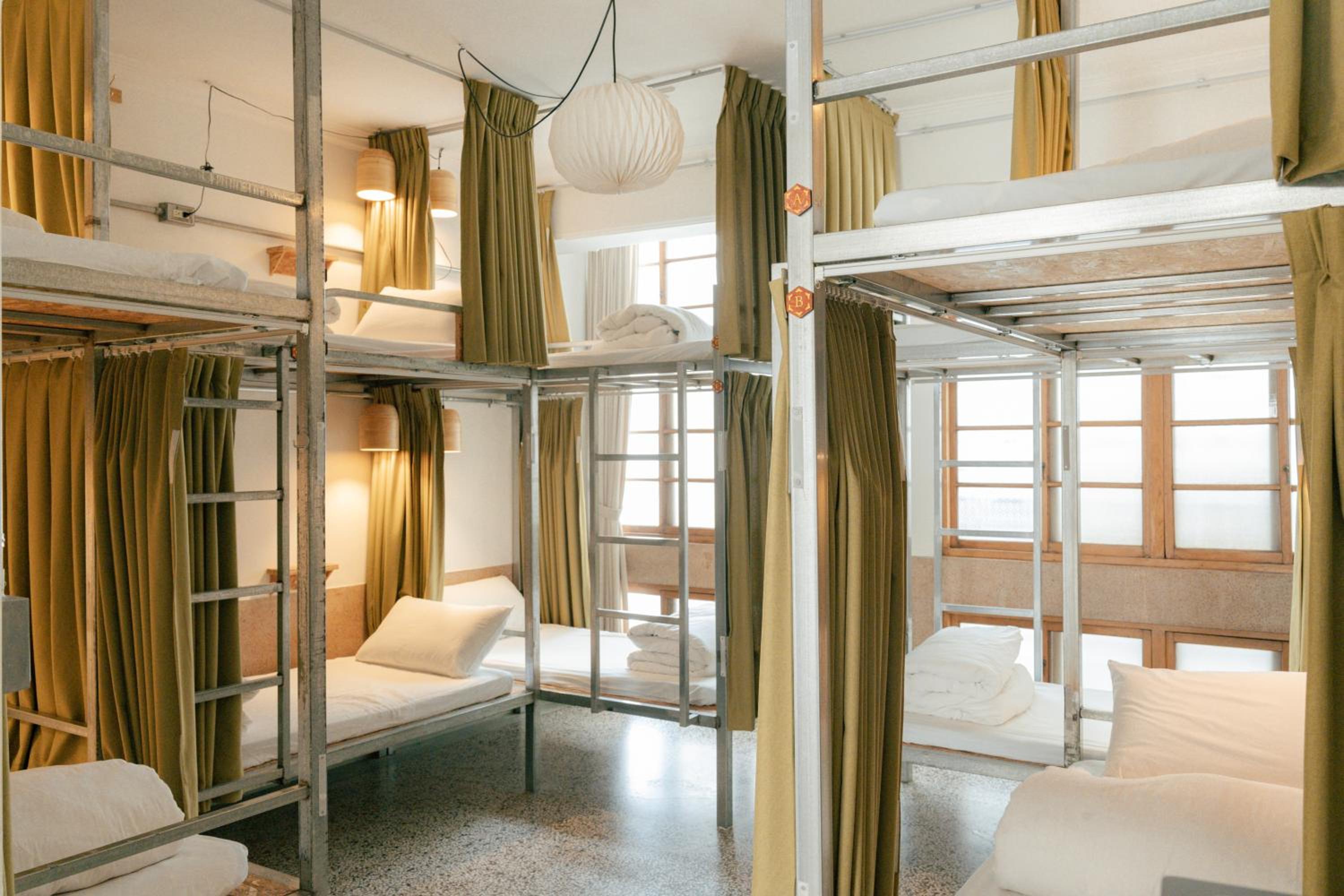 365.Hostel
