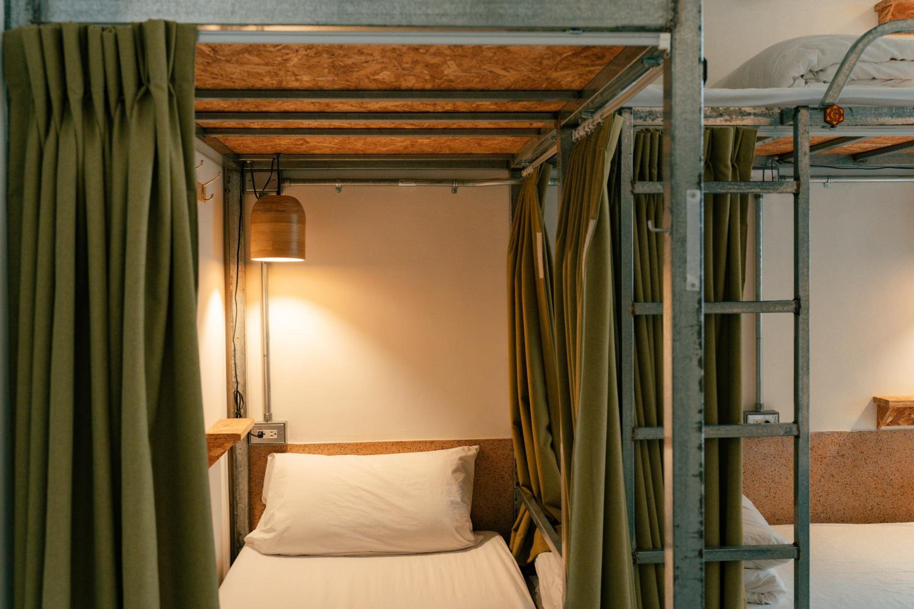 365.Hostel