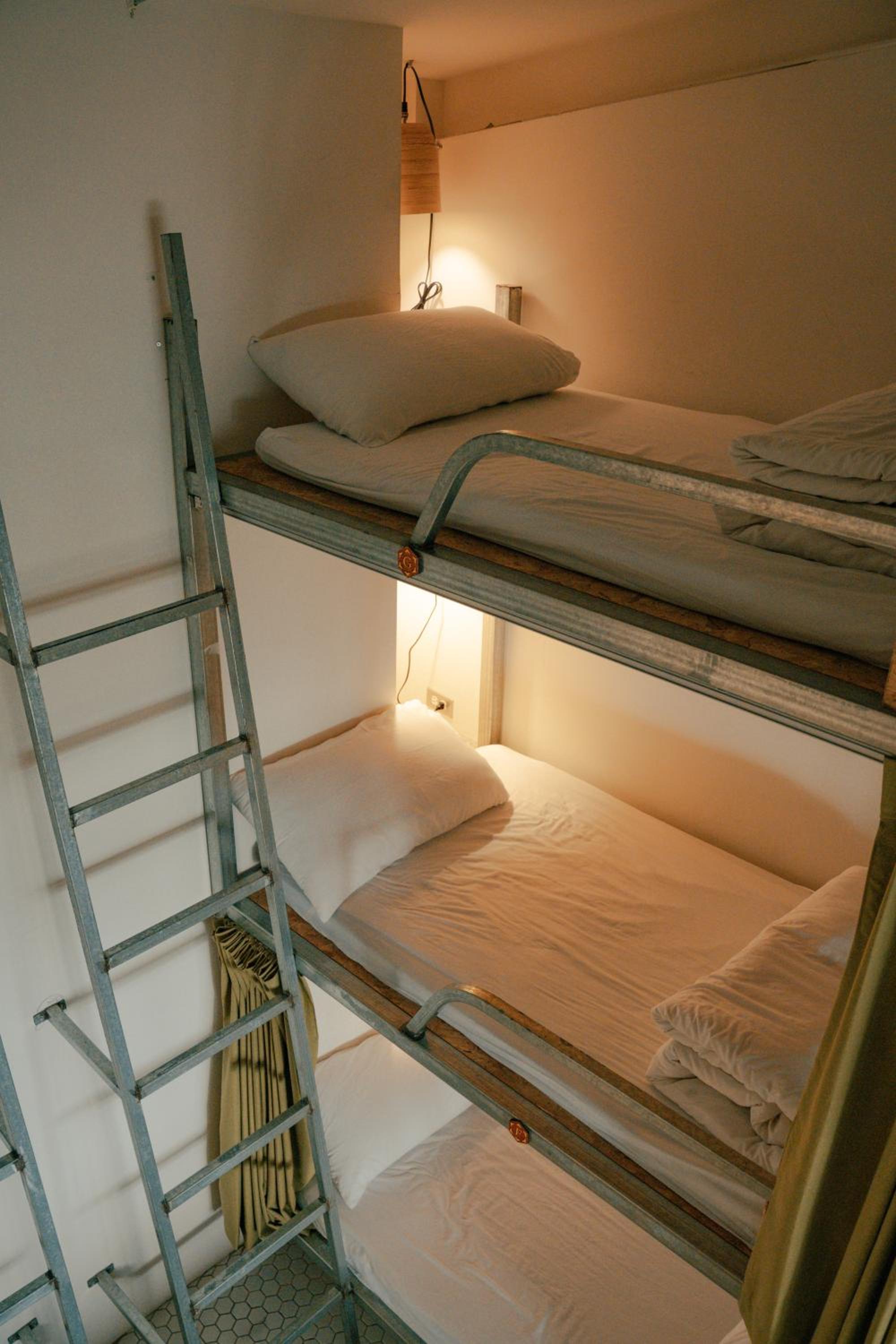 365.Hostel