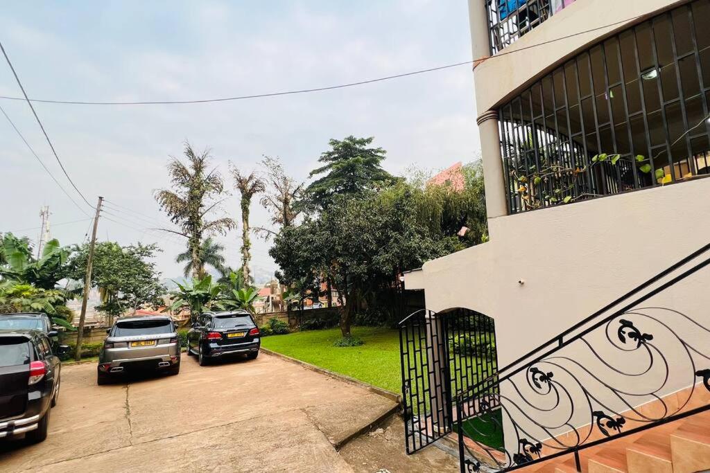 Cozy Living by Miranda, Acacia - 2 BDR, 4 beds, 3 Bthrms, Unlimited WIFI, Free Parking, Netflix view 4