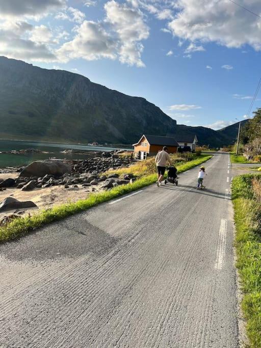 Lofoten Fjord Apartment - Kvalvika Beach & Ryten view 4