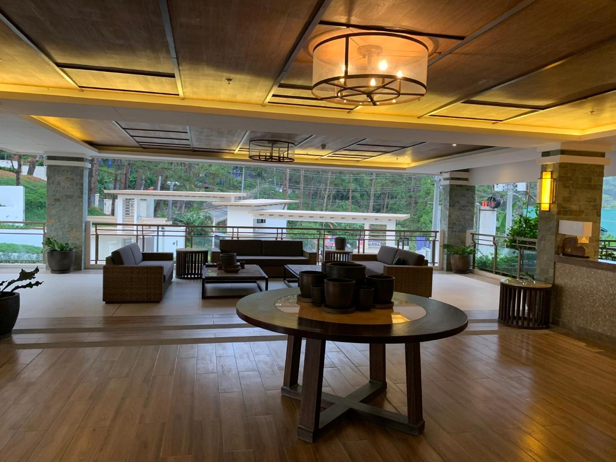 YourHomeAway,LuxFlat at BristleRidge Baguio