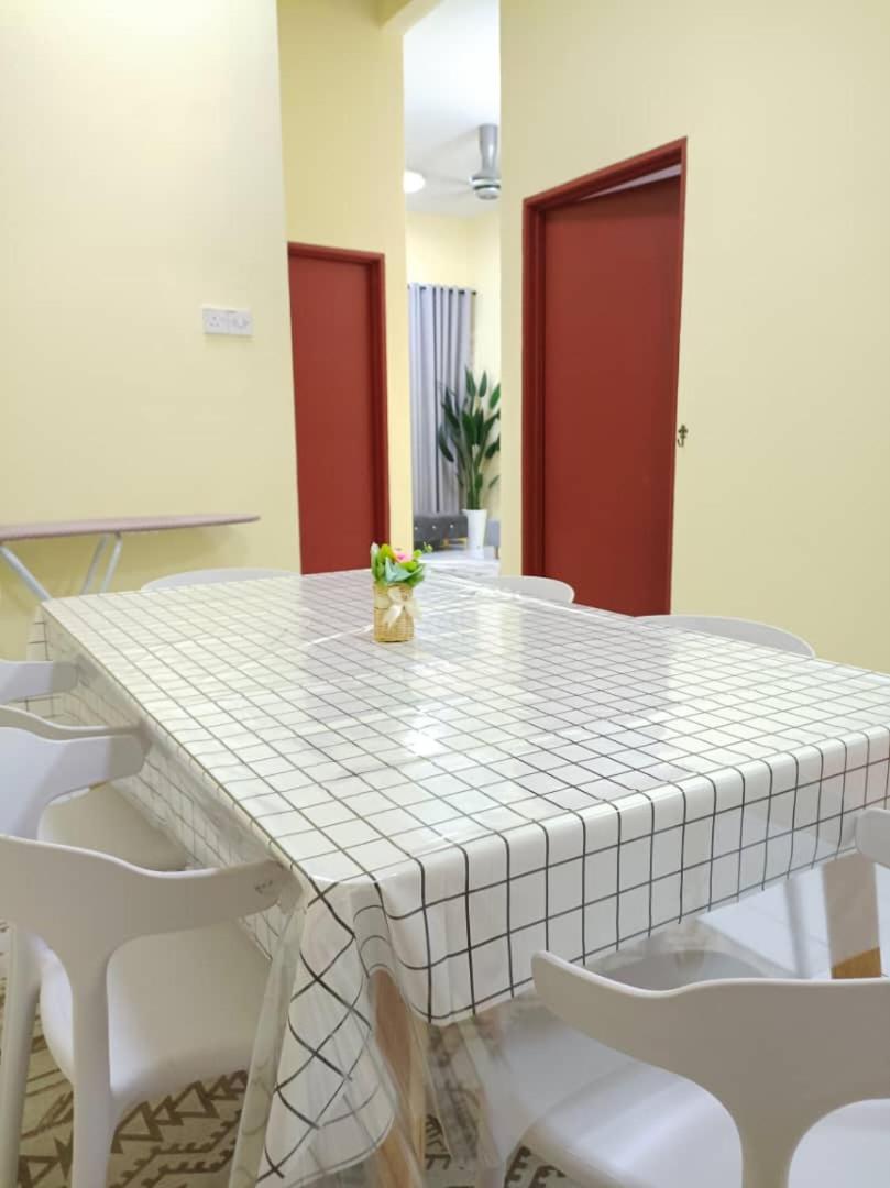 KhaAfi Homestay Seri Iskandar