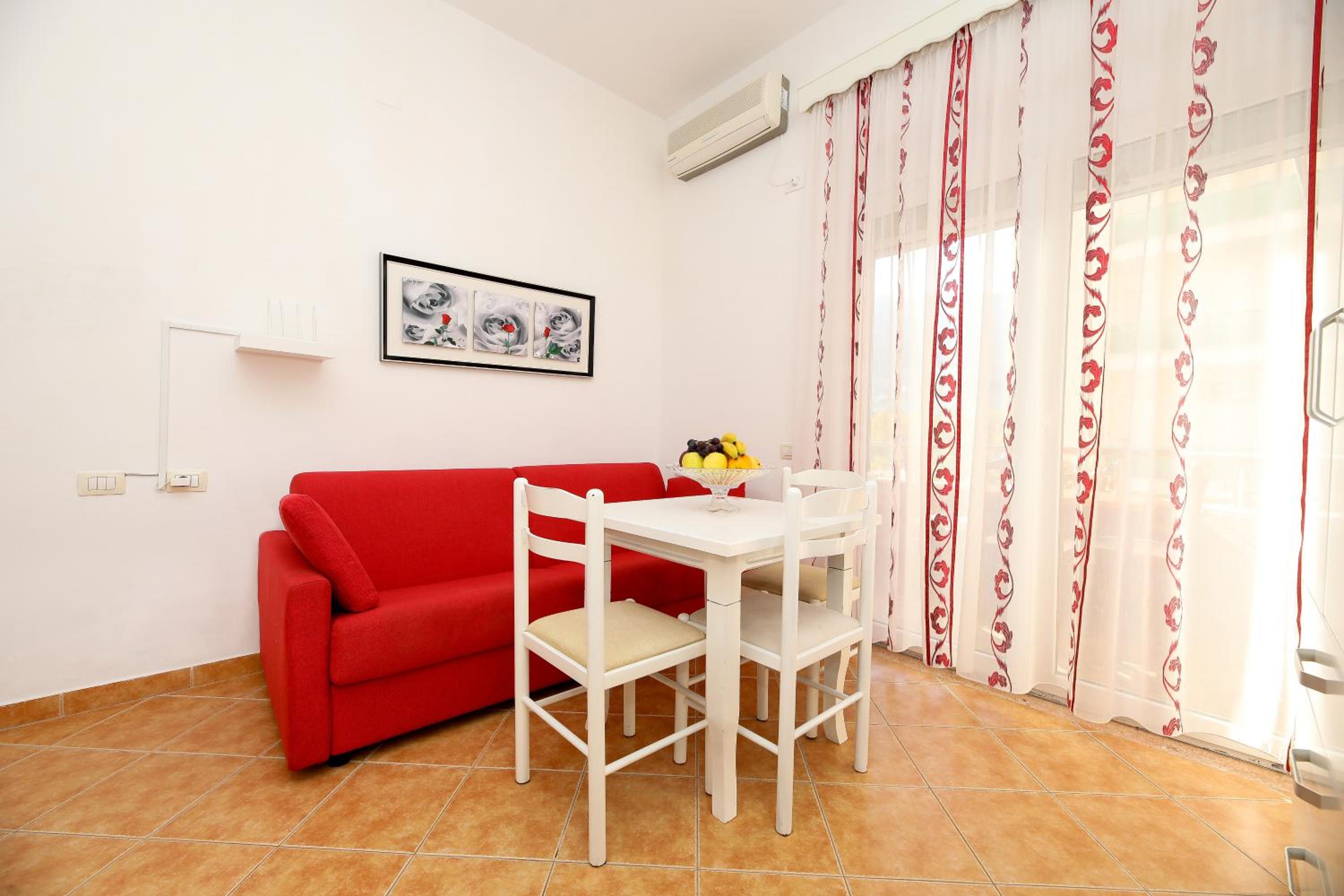 Jimi Apartments 2