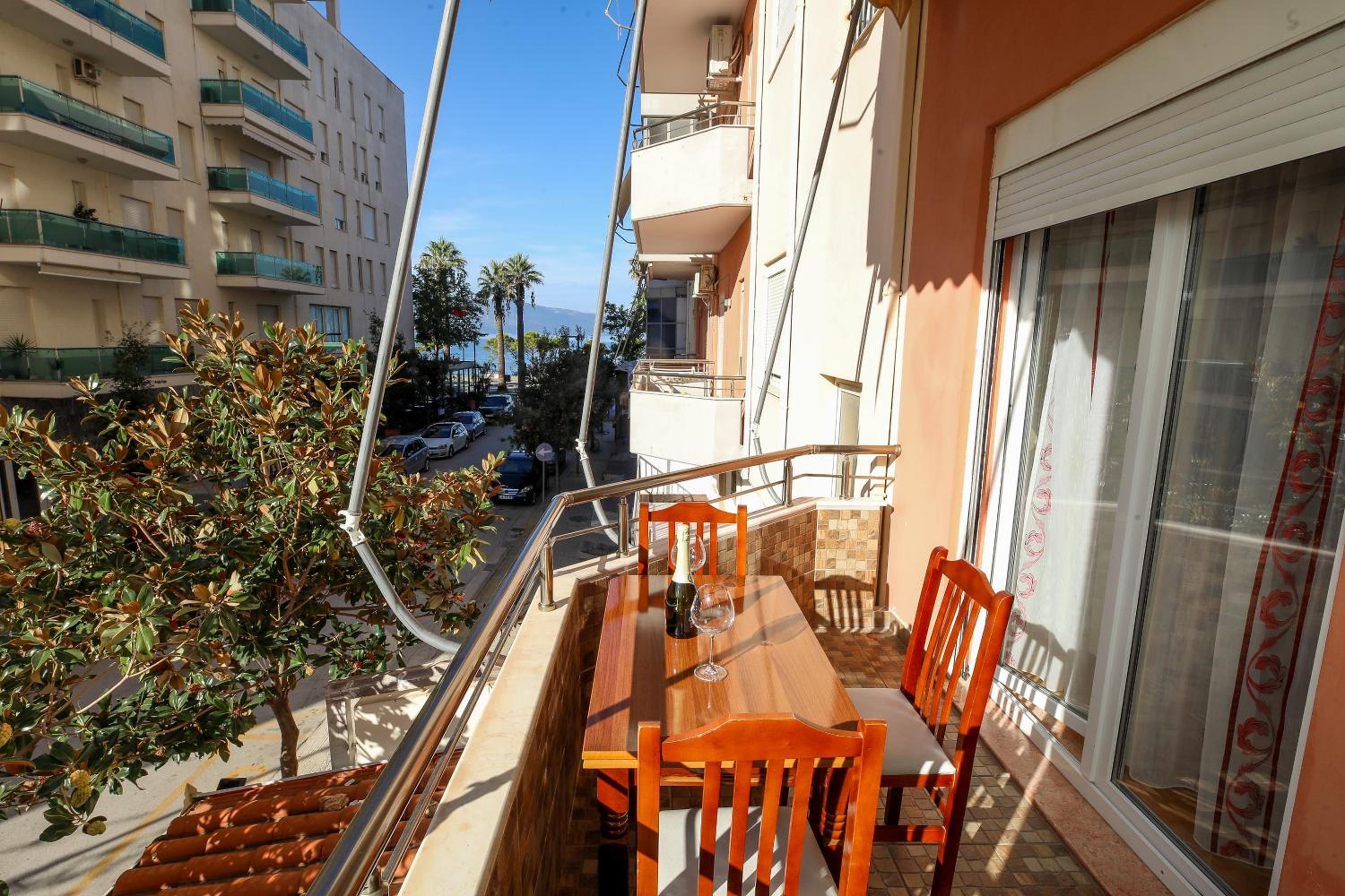 Jimi Apartments 2