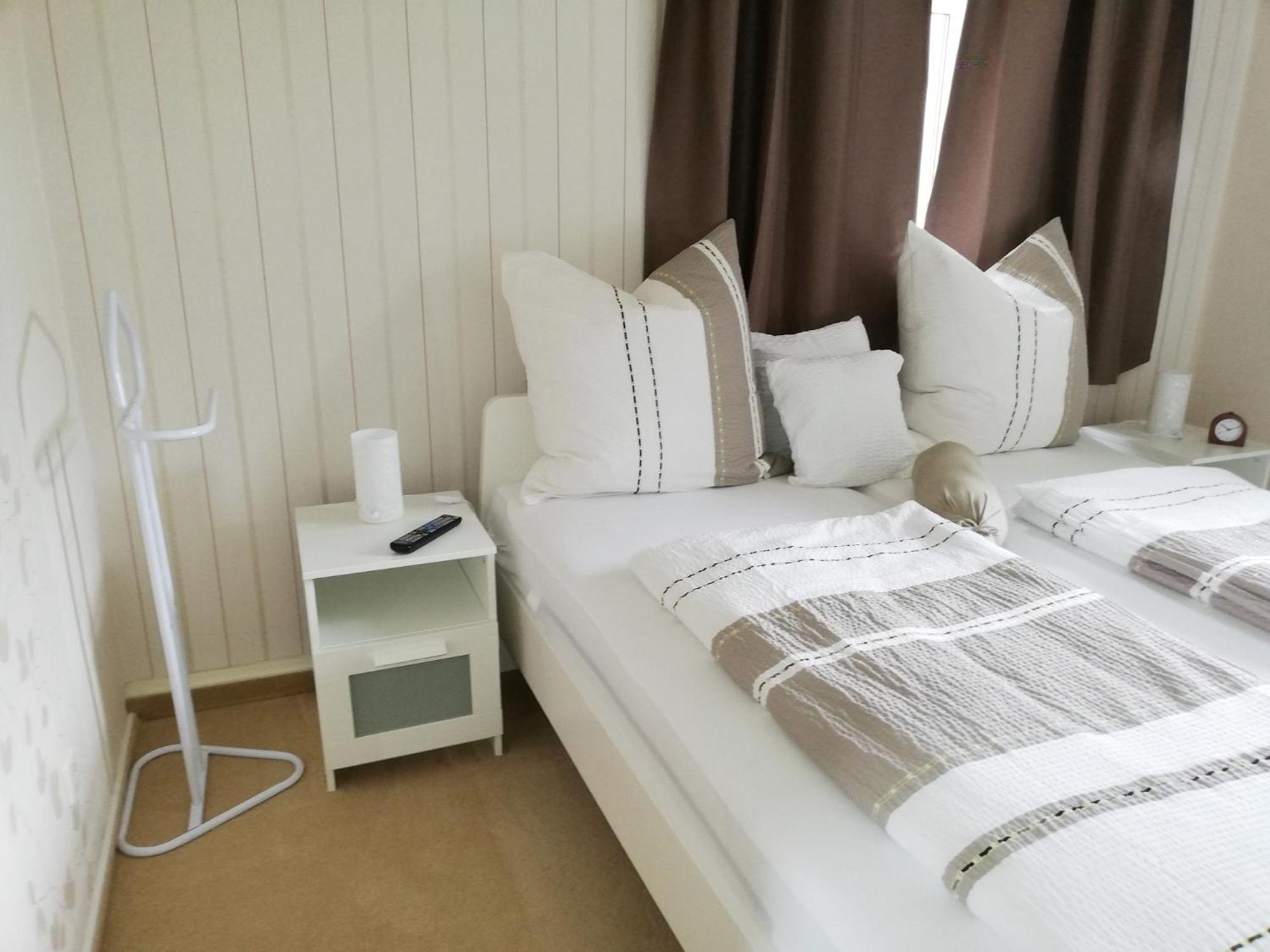 Ferienwohnung und Pension 