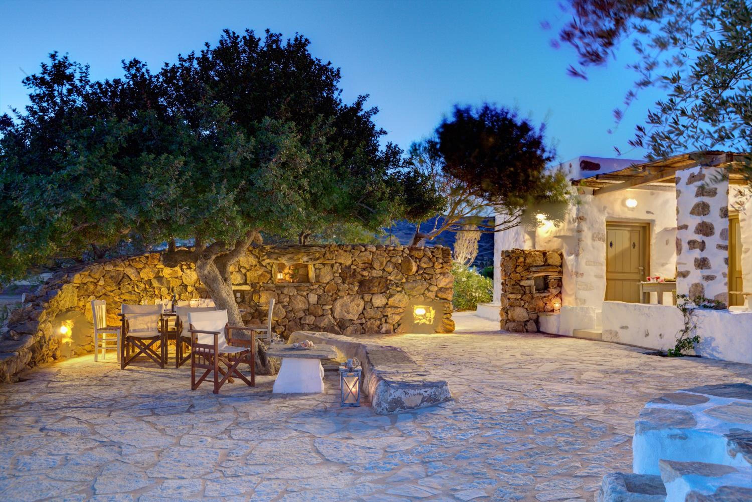 ELEONAS Paros estate - villas with private pools OR jacuzzi & professional tennis court view 4