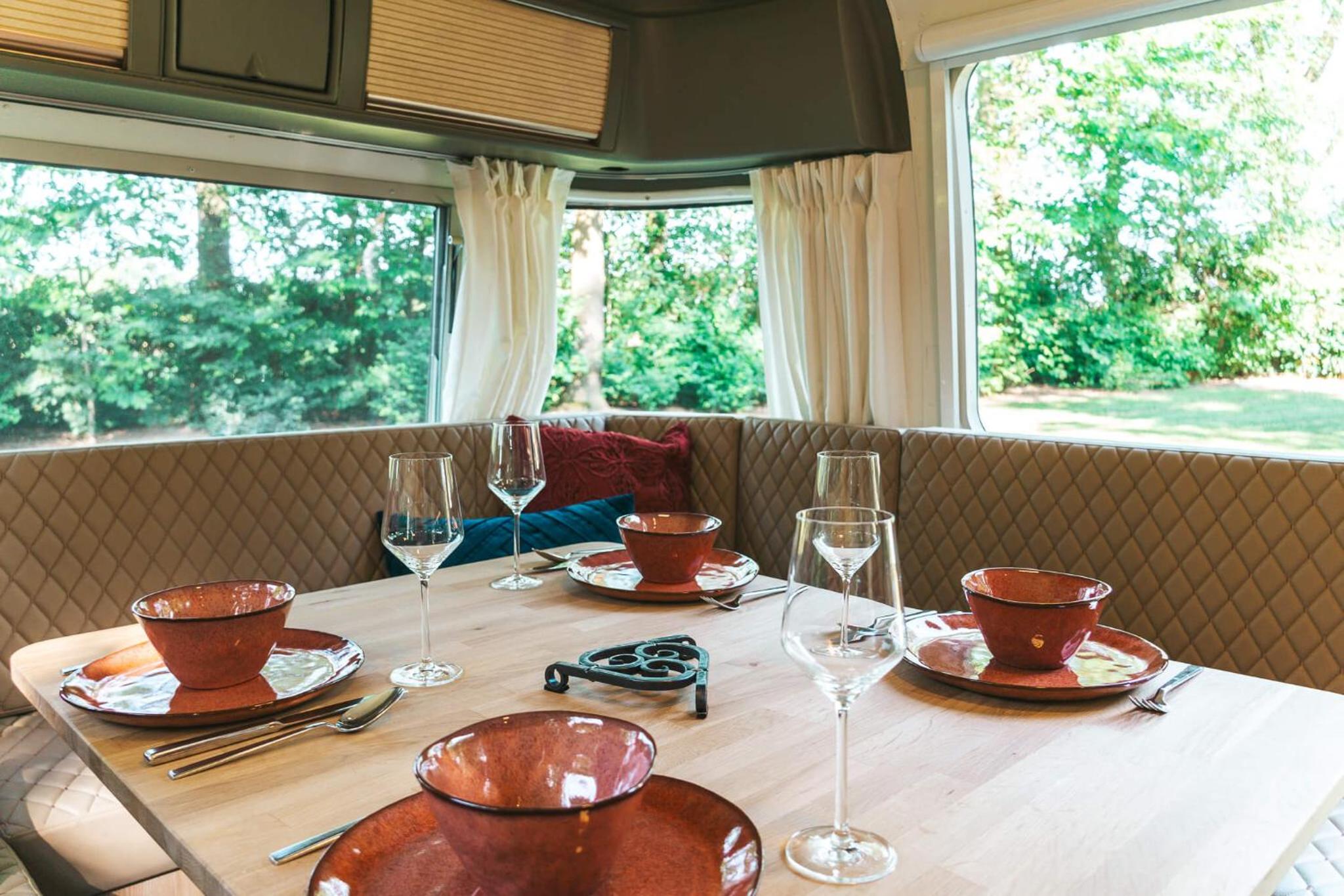 Hotel Glamping Aan De Maas