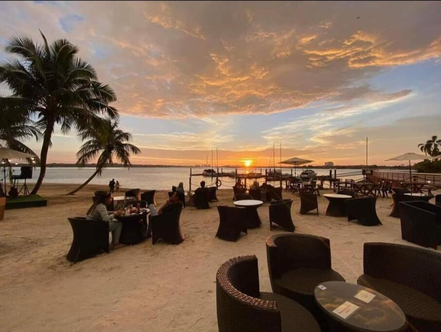 Johor Bharu - Beachside 6-13pax Danga Bay @ KSL