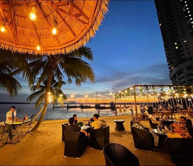 Johor Bharu - Beachside 6-13pax Danga Bay @ KSL