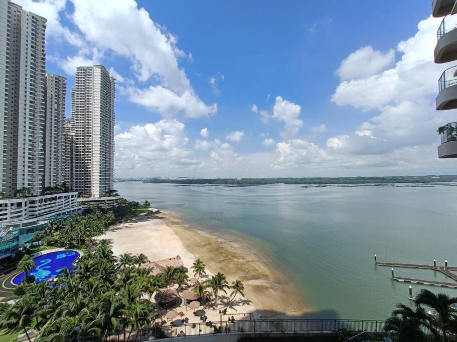 Johor Bharu - Beachside 6-13pax Danga Bay @ KSL