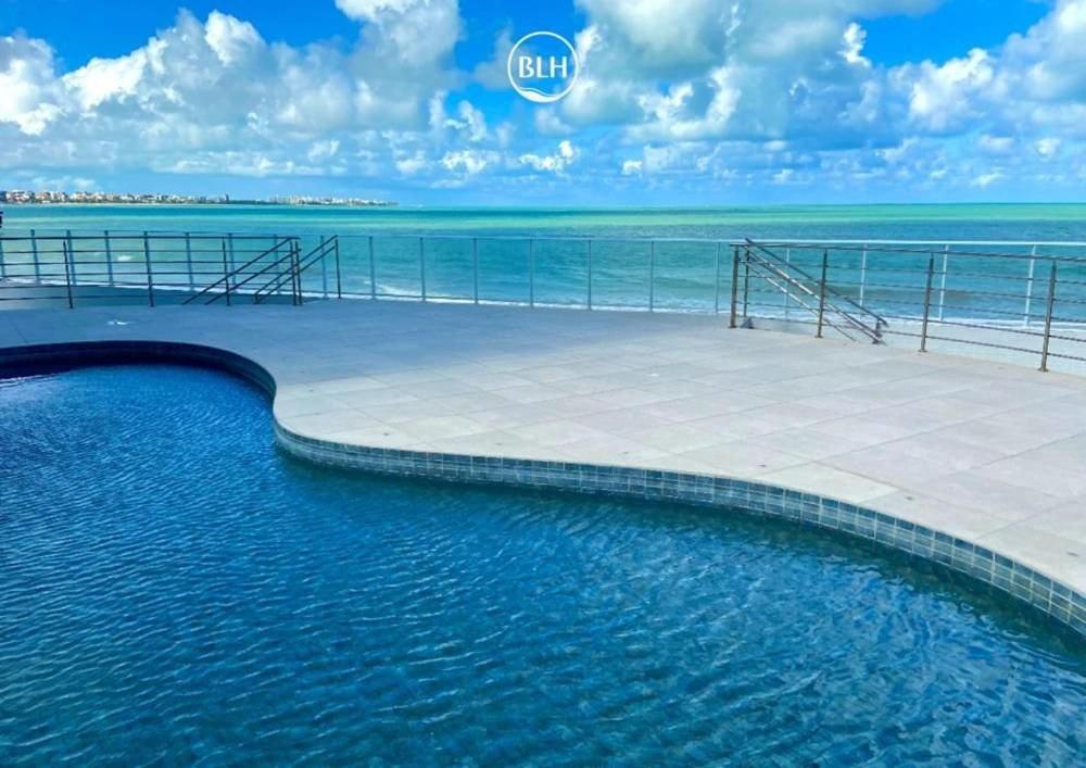 Bela Hospedagem – 2-Bedroom Suite Flat with Wi-Fi – Beachfront in Bessa