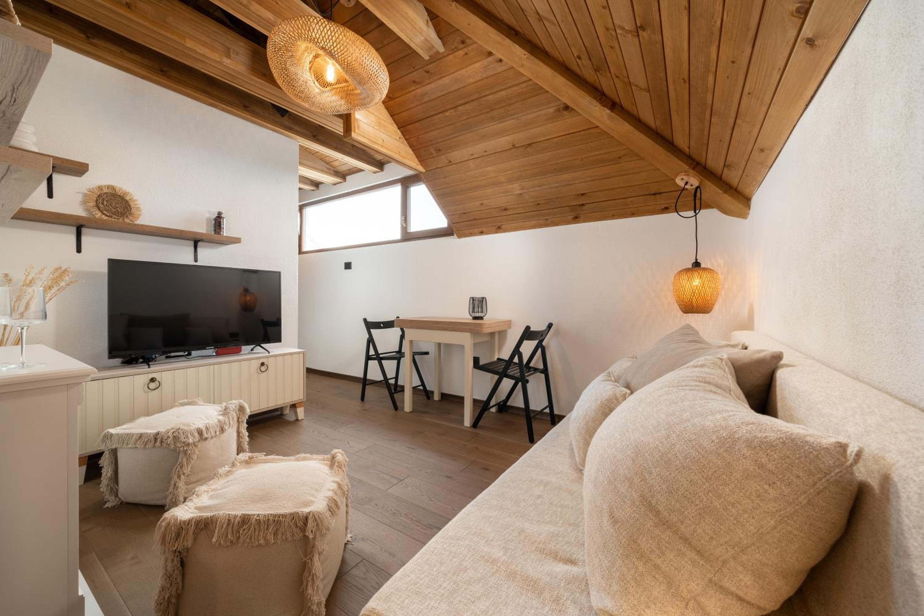 Gurgulyat view - 1 Bedroom Loft