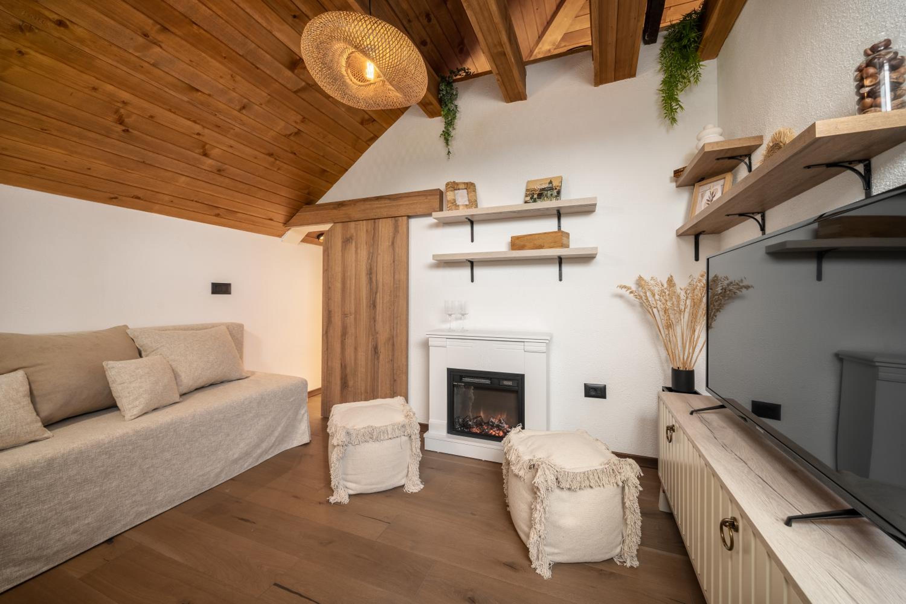 Gurgulyat view - 1 Bedroom Loft