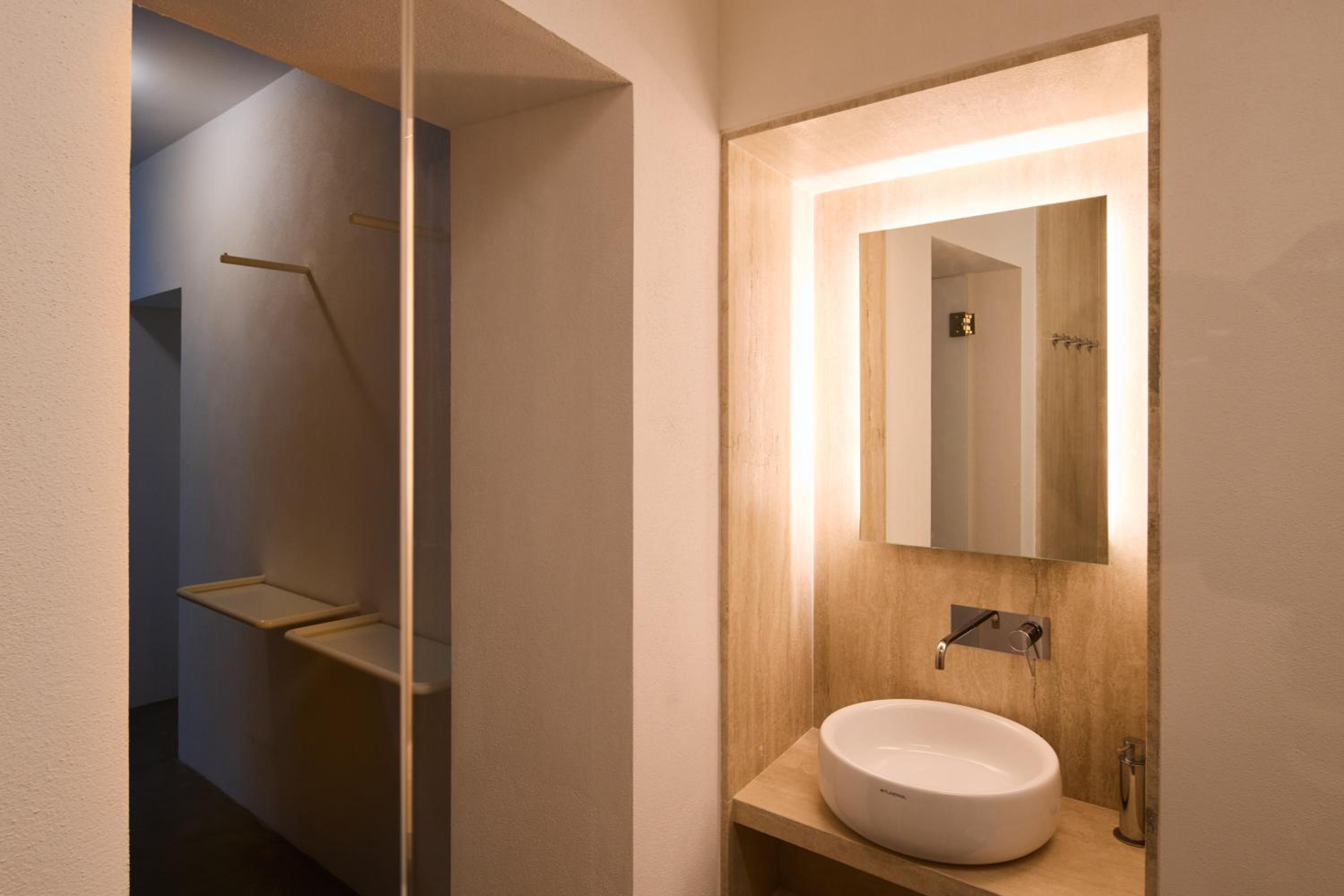 AUREA tempio di Apollo en Siracusa — bathroom