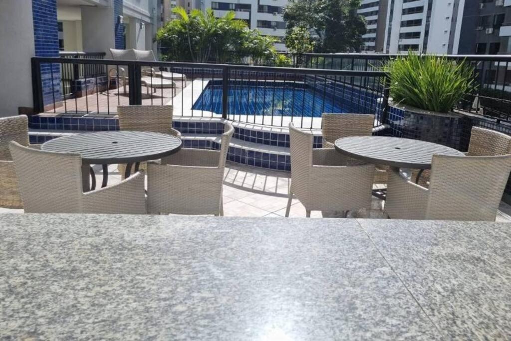 Apt completo com Climatização e garagem privativa - na Pituba l piscina em manutenção l