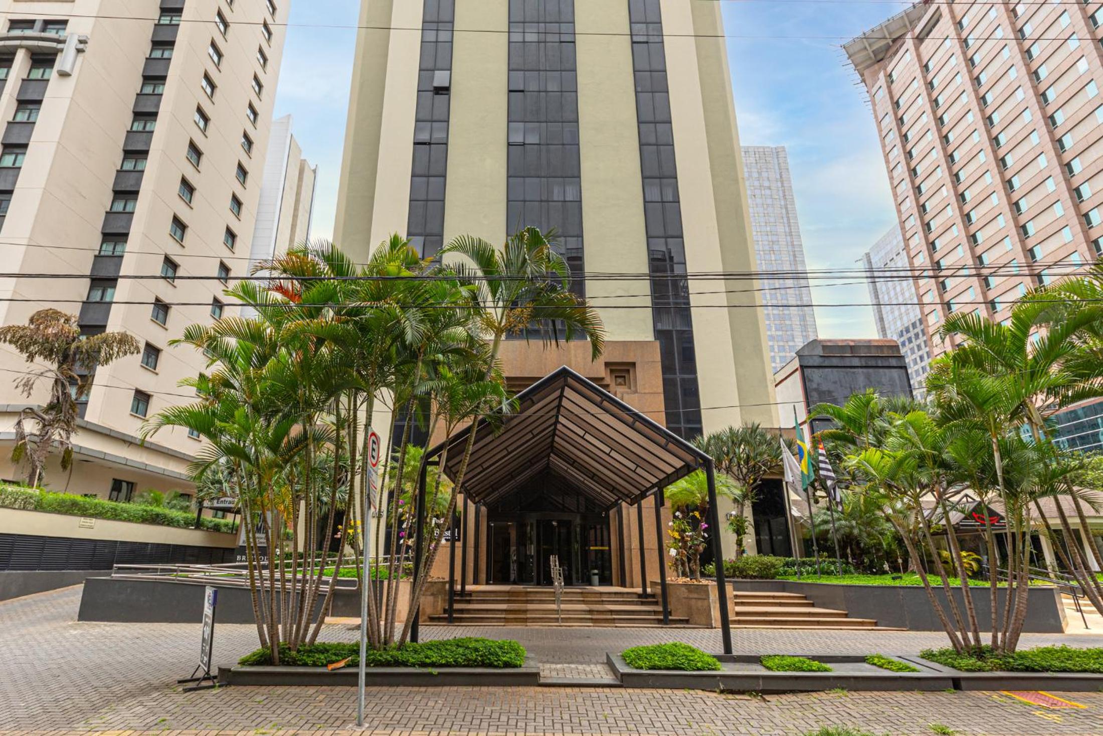 Easy Star - Flat gracioso ao lado da Berrini - PA01H