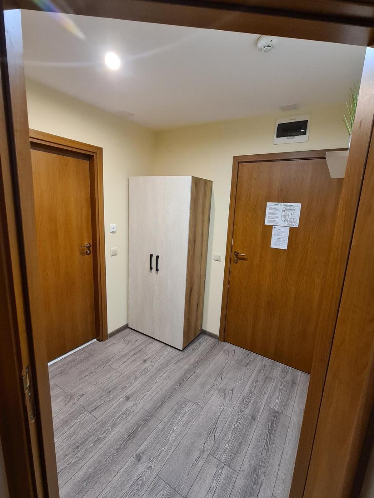 Forest Apartment/ Villa Park