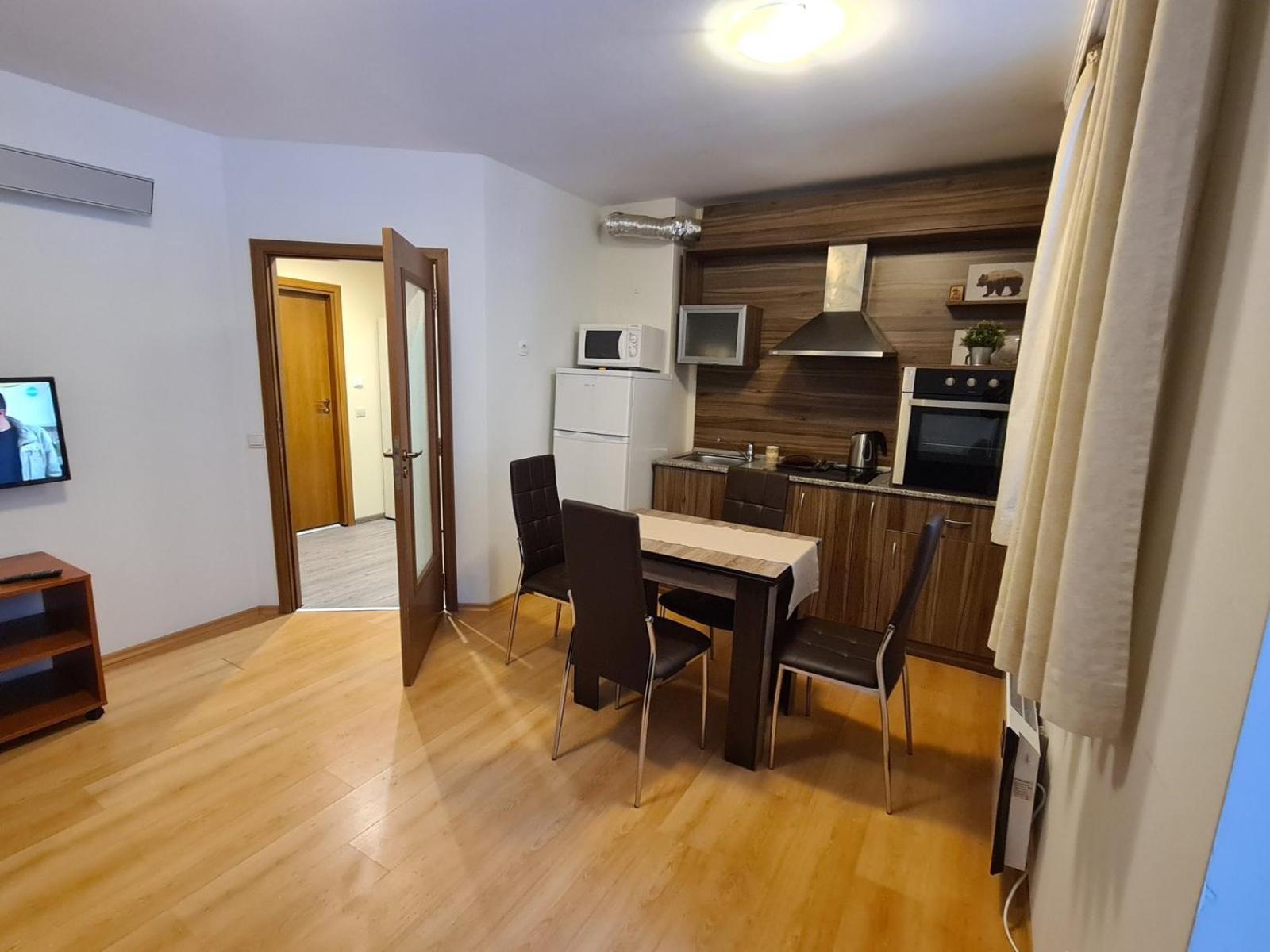 Forest Apartment/ Villa Park