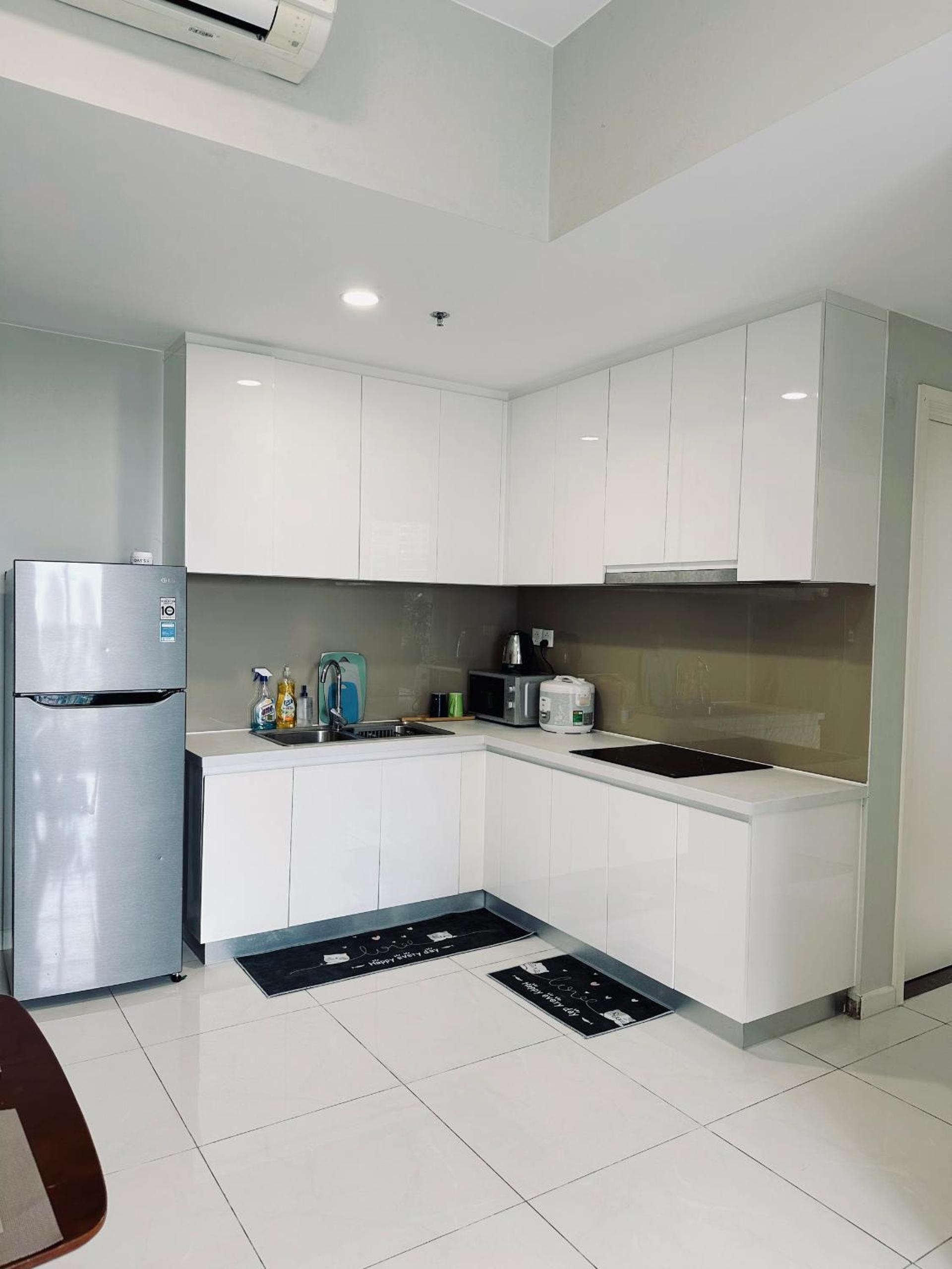 SHomes Homestay - Luxury apartment at Masteri An Phu free Gym Pool