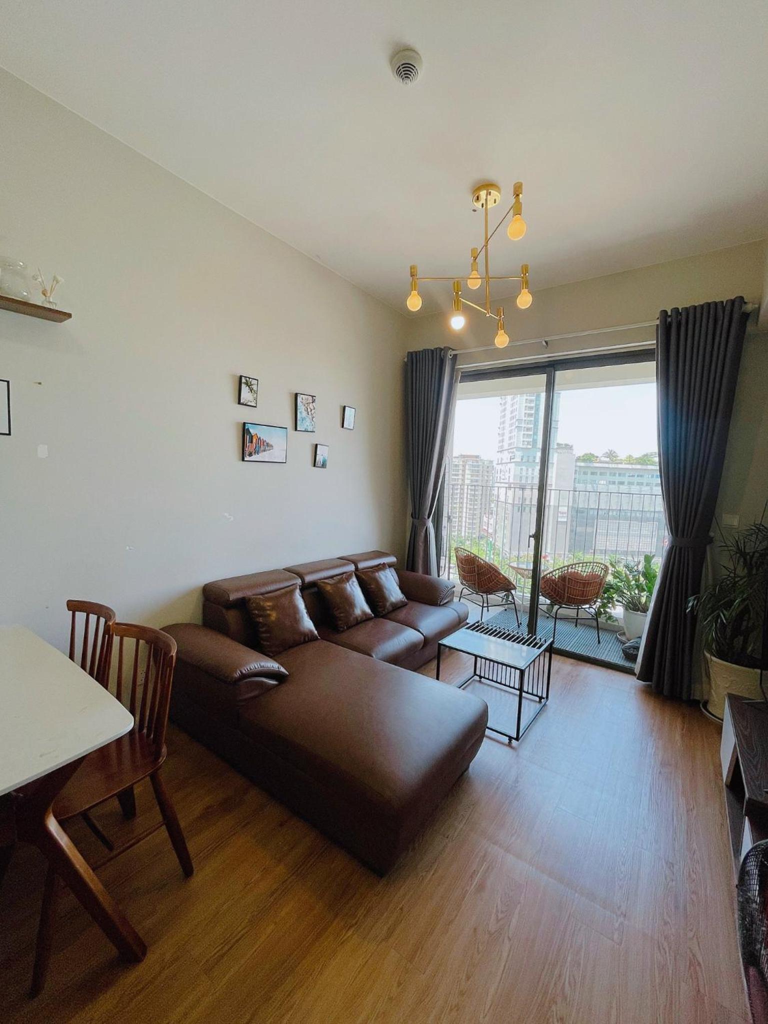 SHomes Homestay - Luxury apartment at Masteri An Phu free Gym Pool
