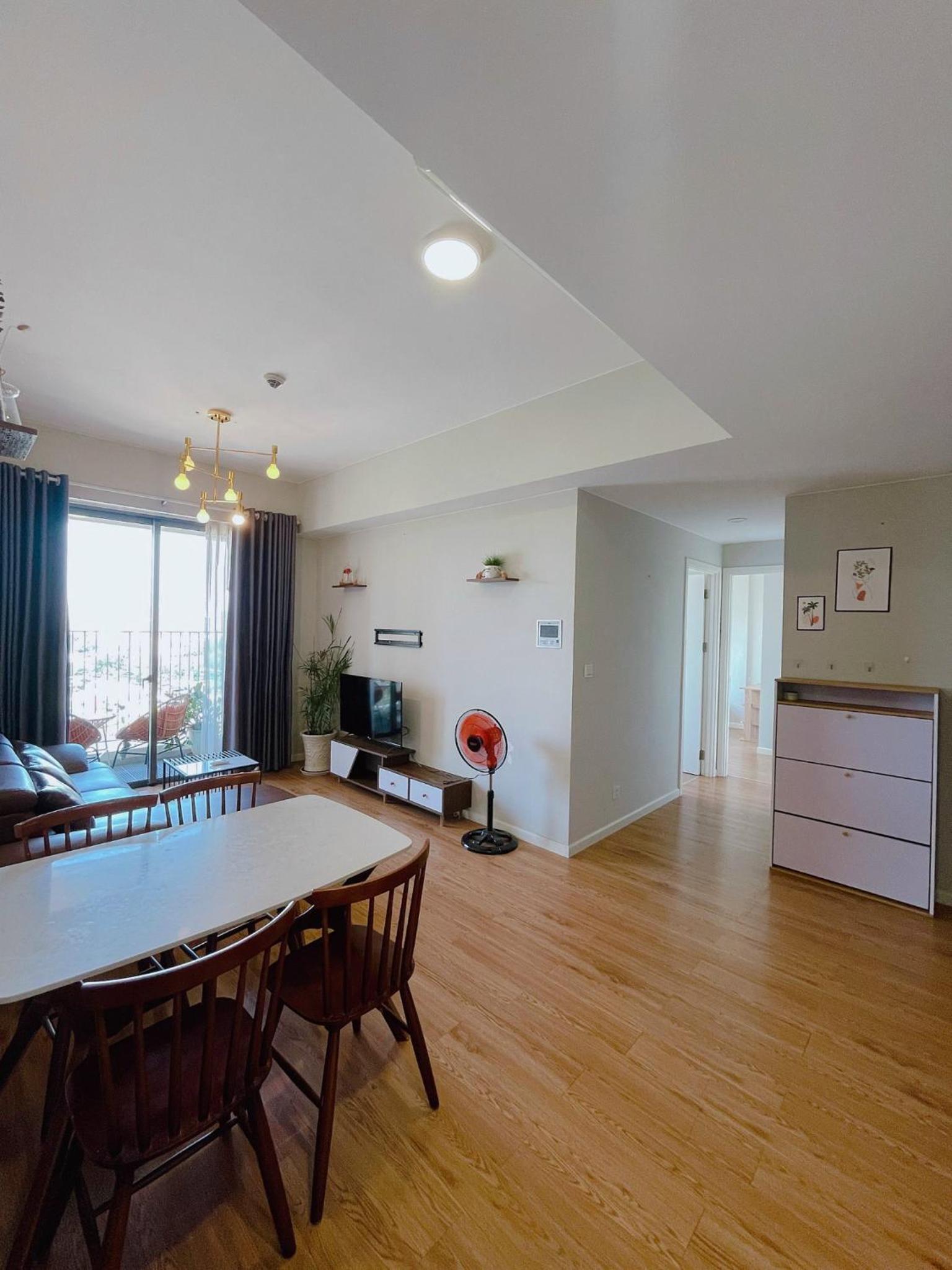 SHomes Homestay - Luxury apartment at Masteri An Phu free Gym Pool
