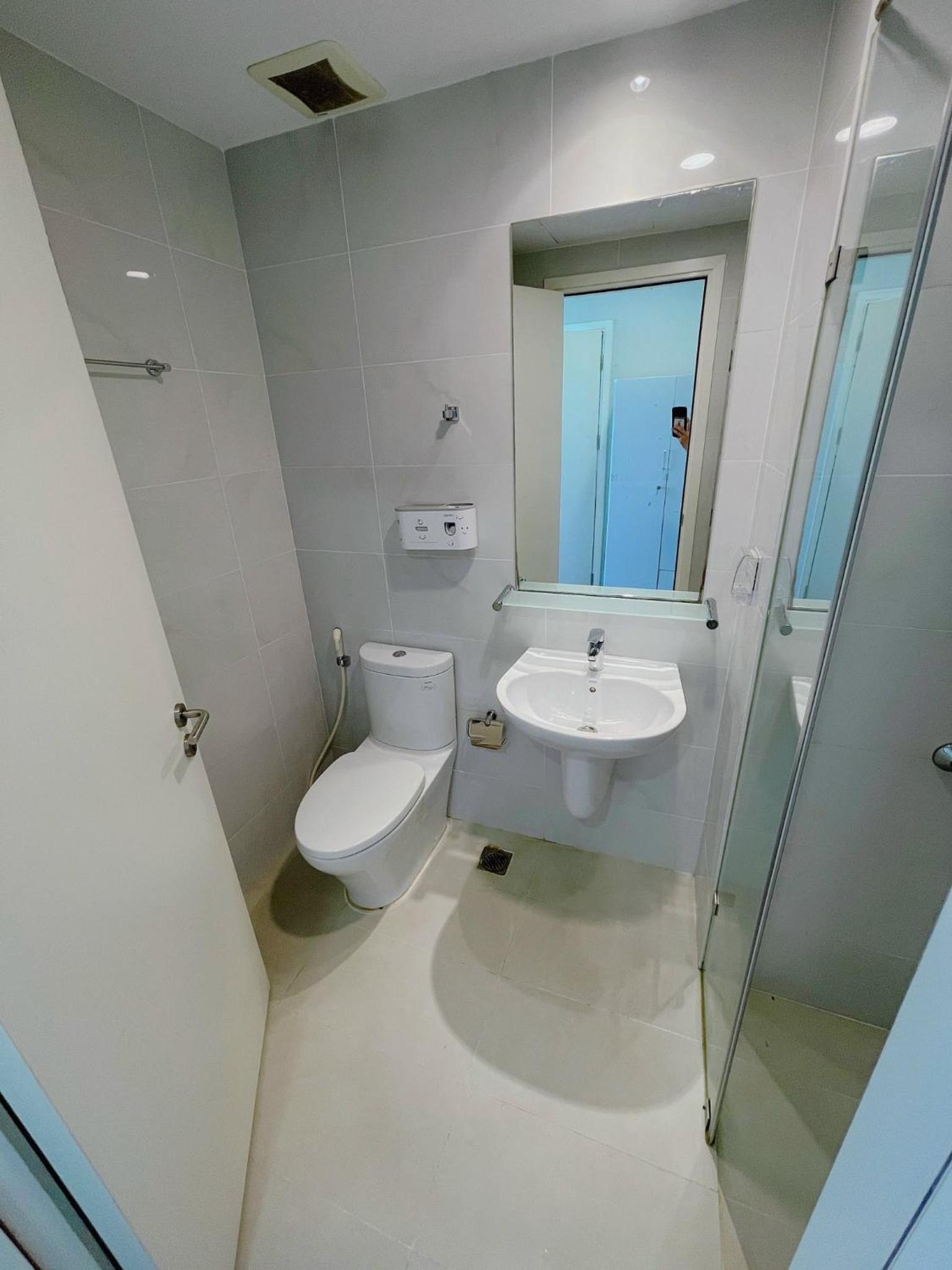 SHomes Homestay - Luxury apartment at Masteri An Phu free Gym Pool