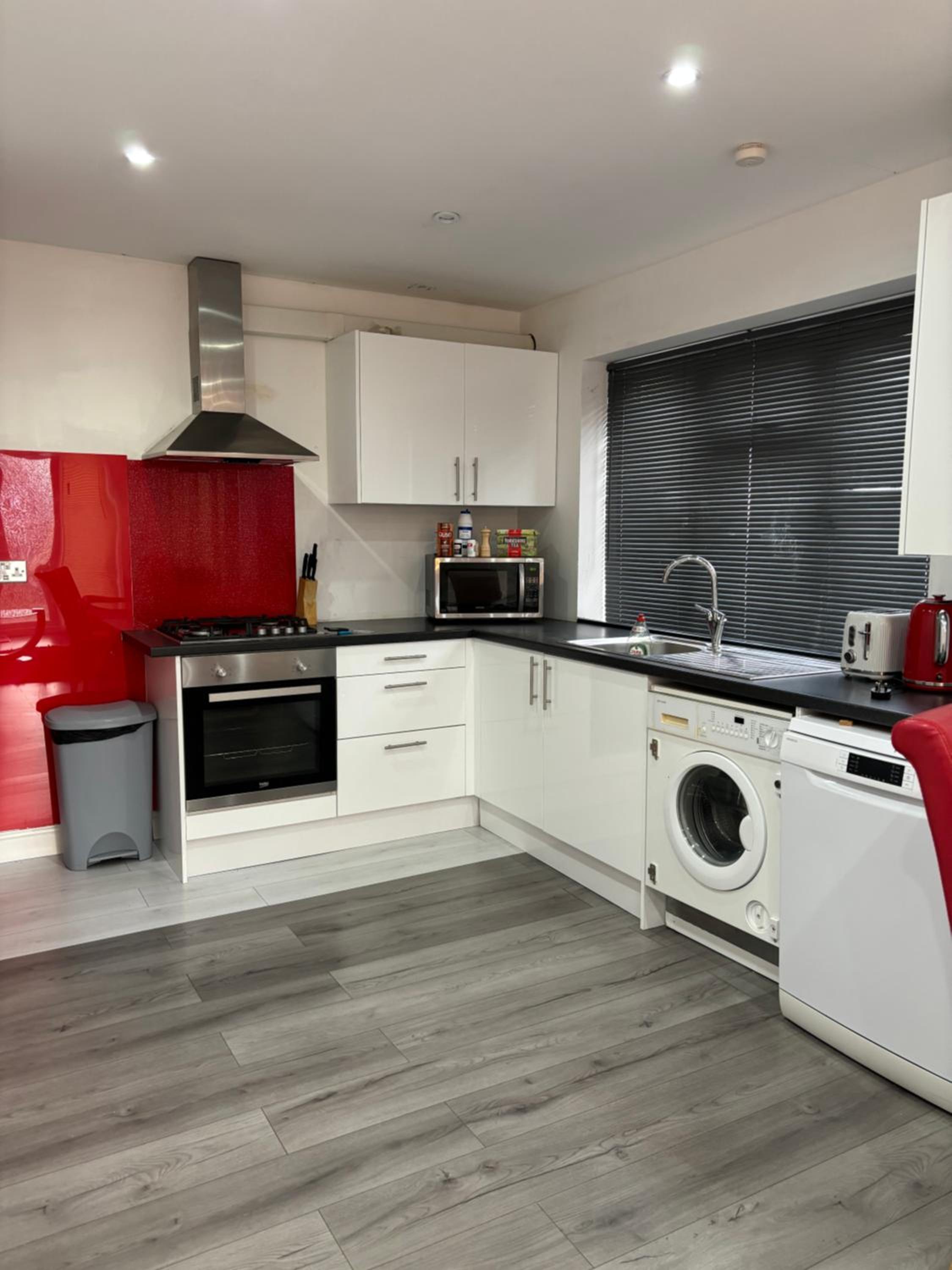 2BR Bungalow with Parking - Sunbeam Haven view 5