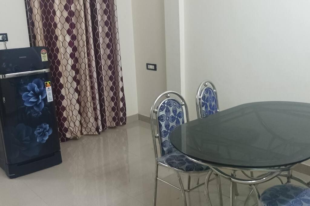 Two bed room independent fully furnished flat. view 4