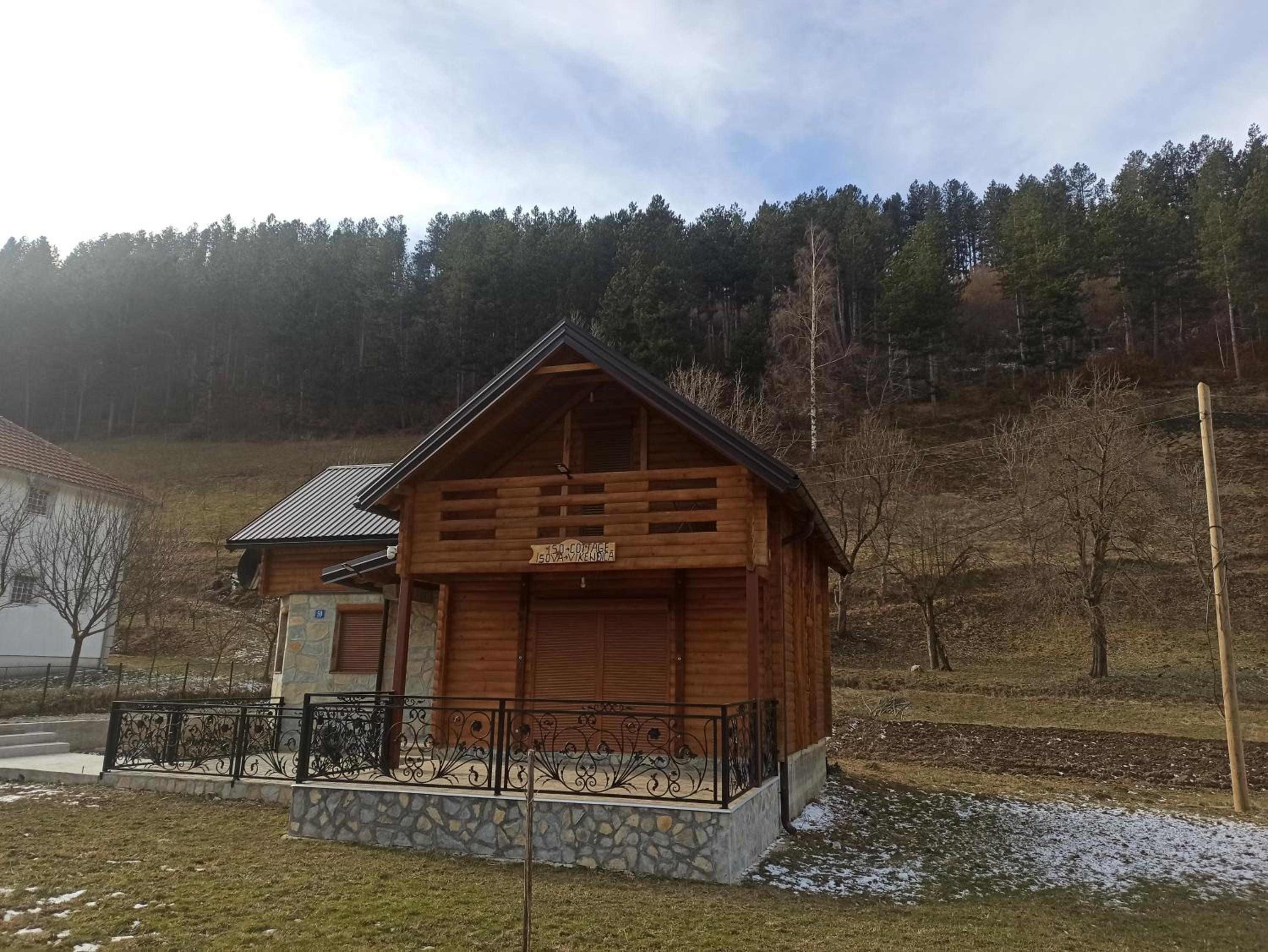Isova Vikendica - LUX view 3
