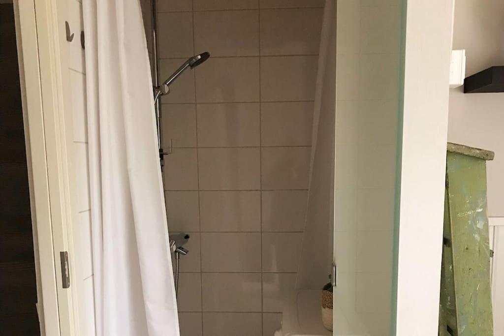 Viehättävä yksiö merellisessä Kotkassa.