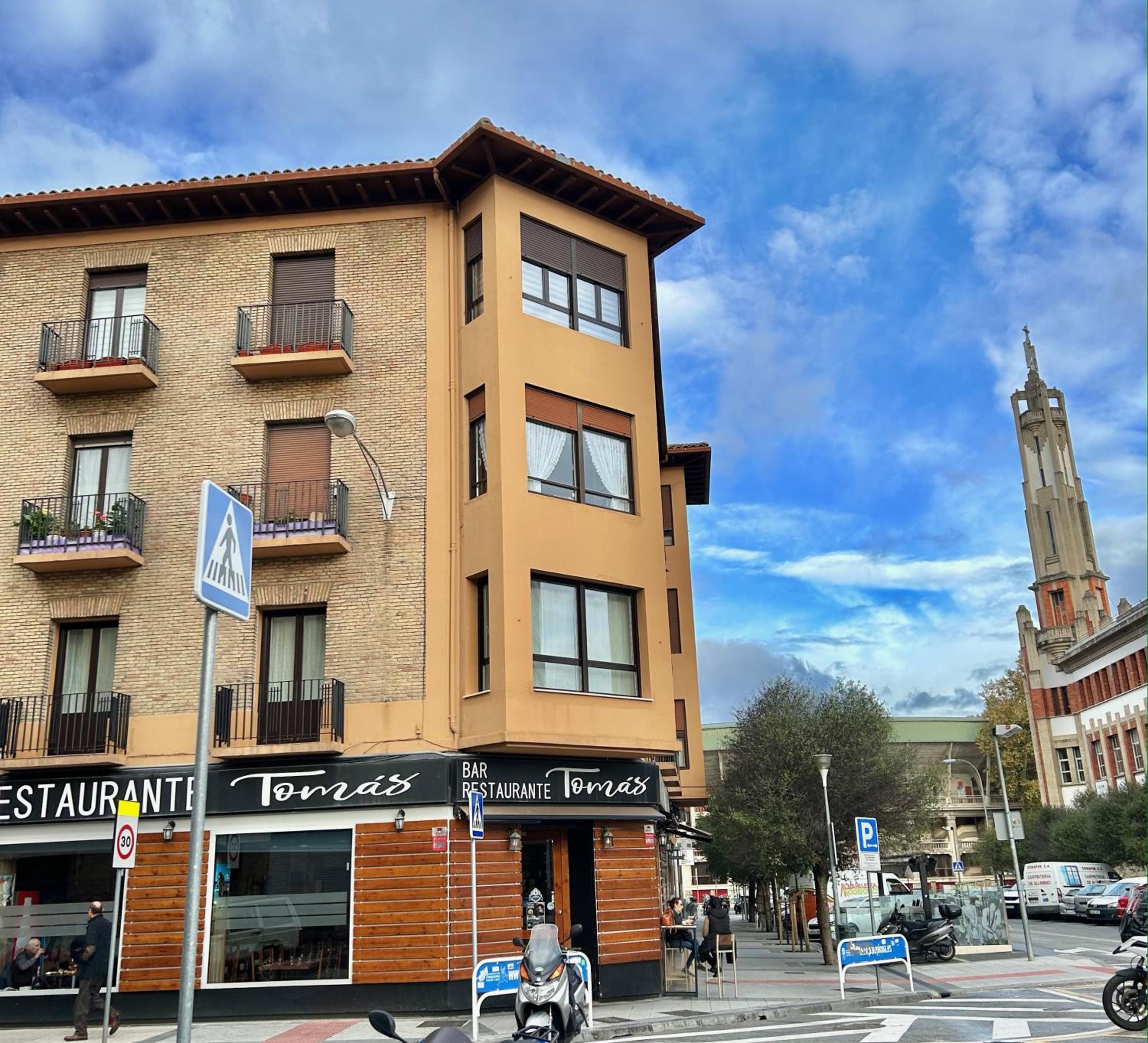 Plaza Tomás