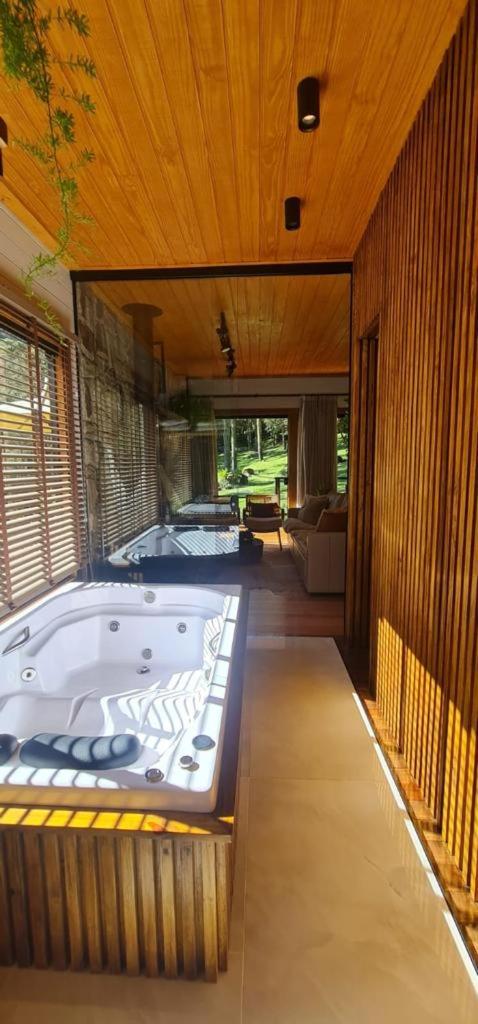 Vale dos Bugres Eco House- Cabana das Flores