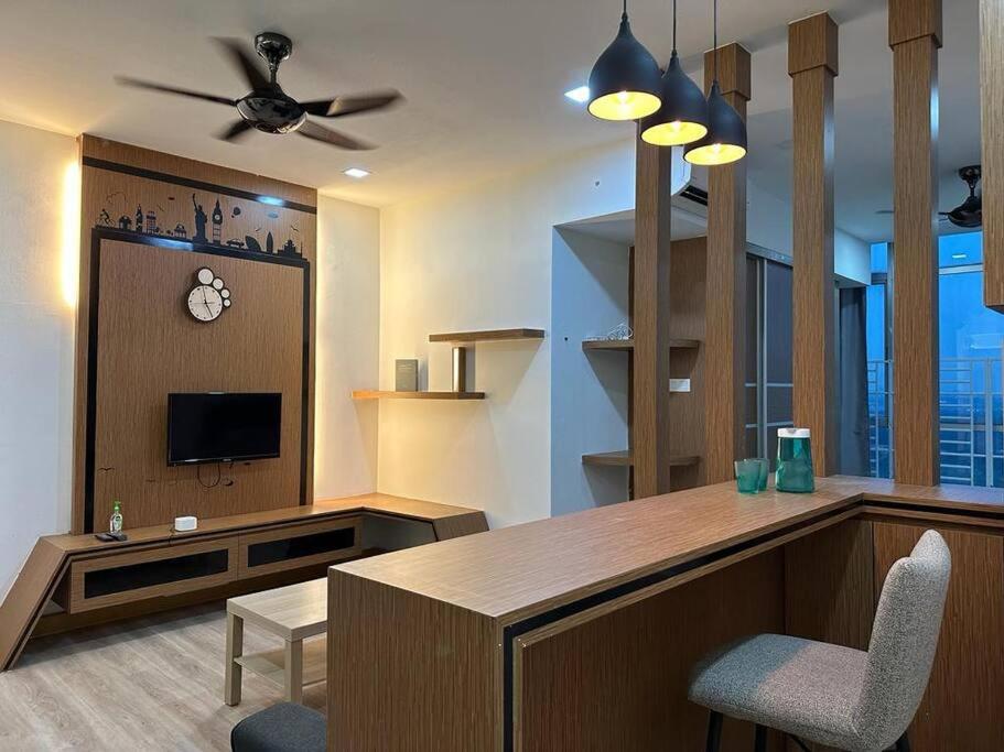 Greenview Studio UTM Paradigm JB 2-3pax High Speed Wifi