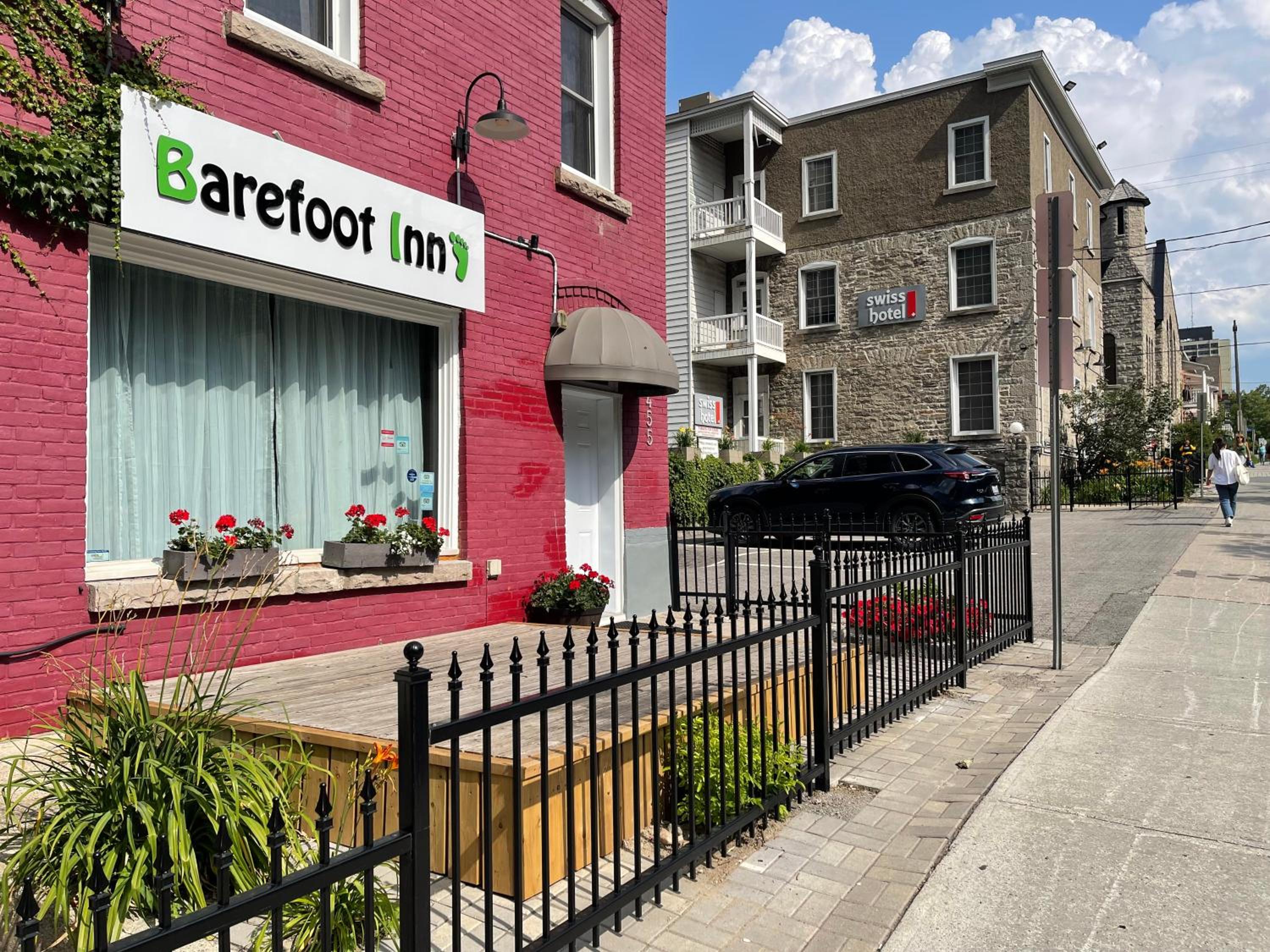 Barefoot Inn