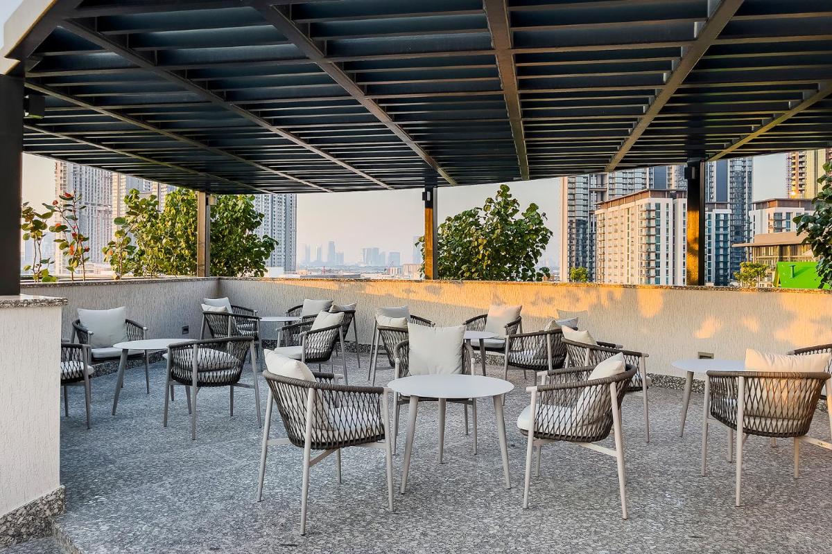 Stylish 1BR in Sobha Grande