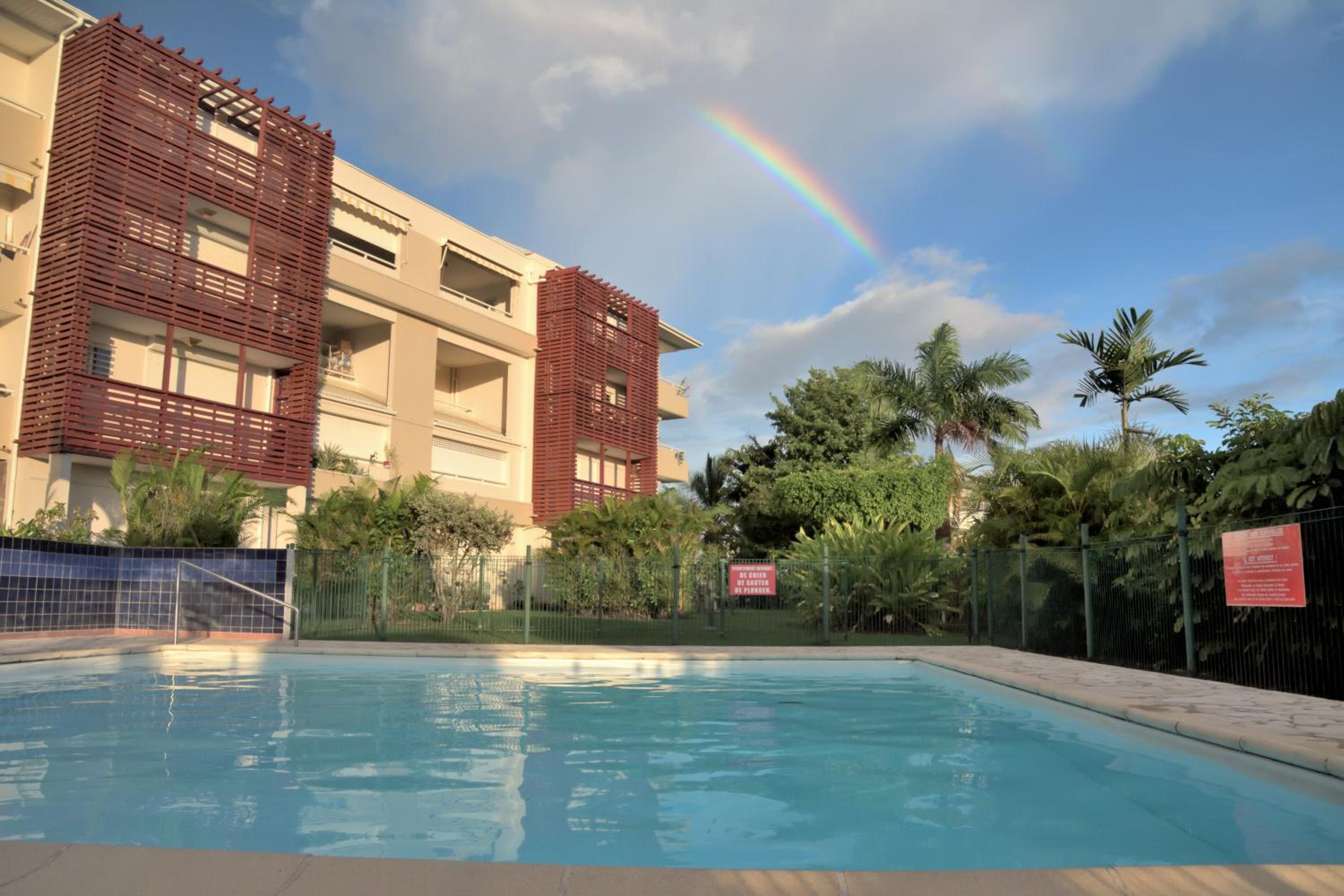 Duplex T2, 4 adultes, piscine, plage à proximité view 2