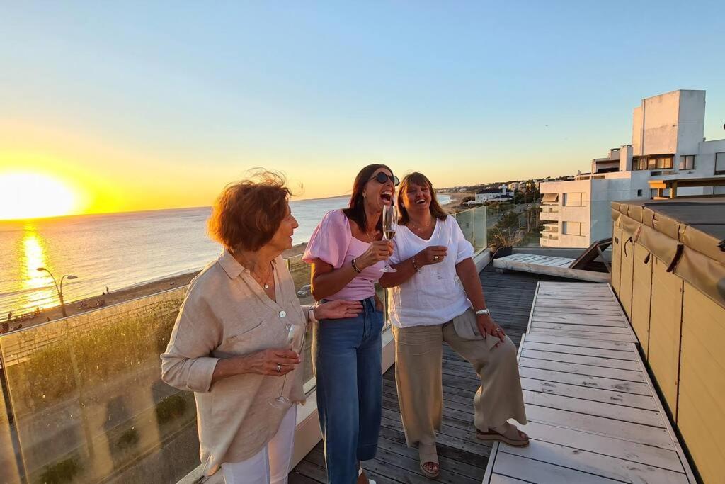 Apartamento para 6 personas en frente a playa Mansa view 4