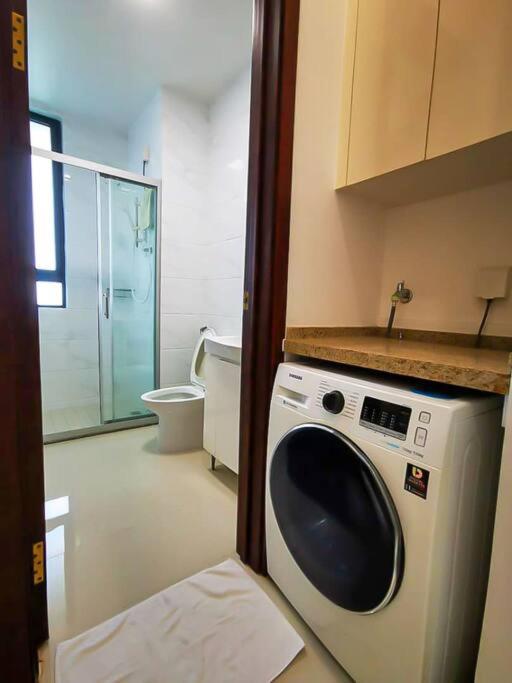 ForestCity Cerulean Bay 4 Room Near Duty Free Shop photo 3