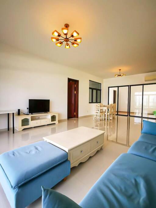 ForestCity Cerulean Bay 4 Room Near Duty Free Shop photo 4