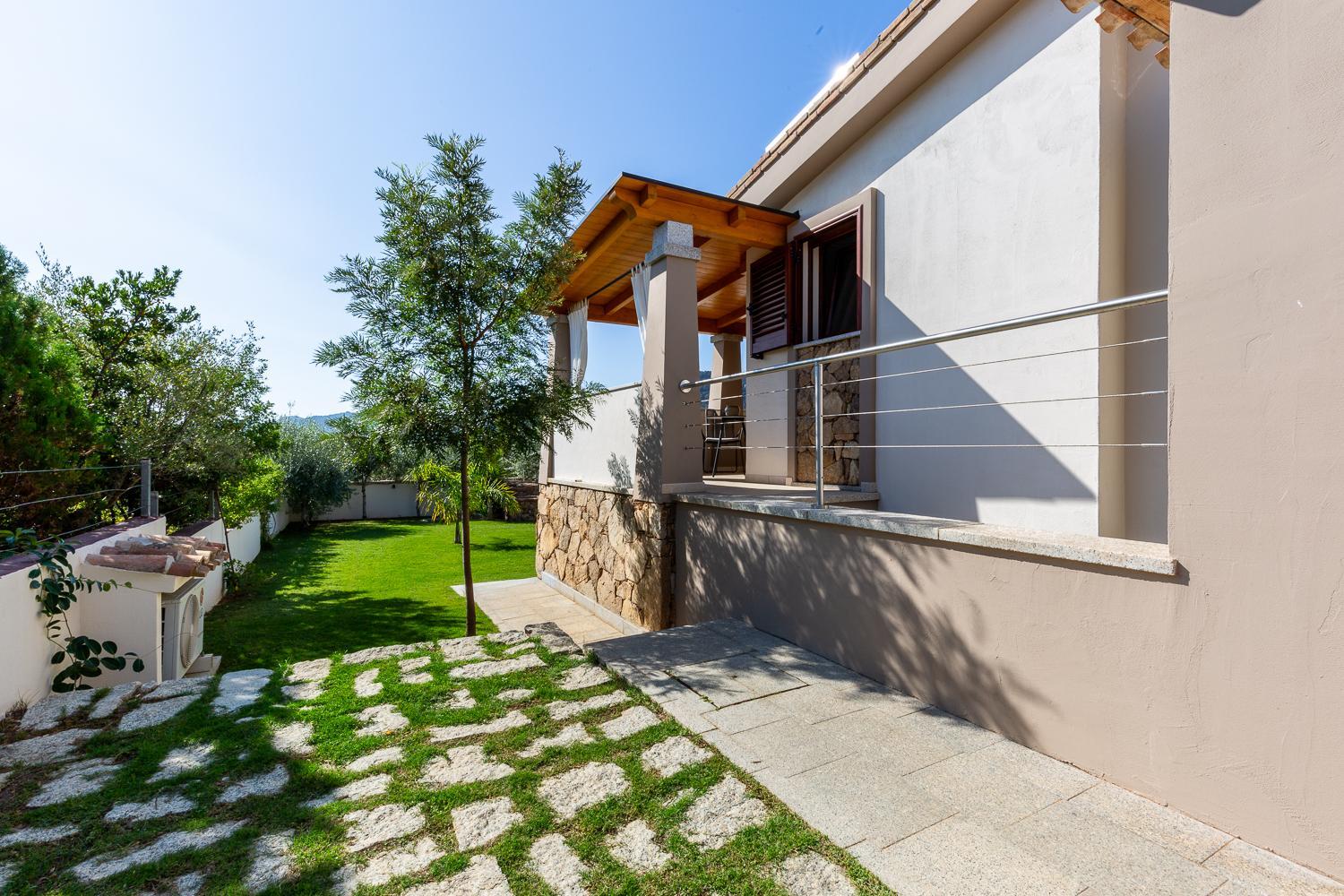 DOMUS VILLA LORY Castiadas Cala Sinzias beach with swimming pool